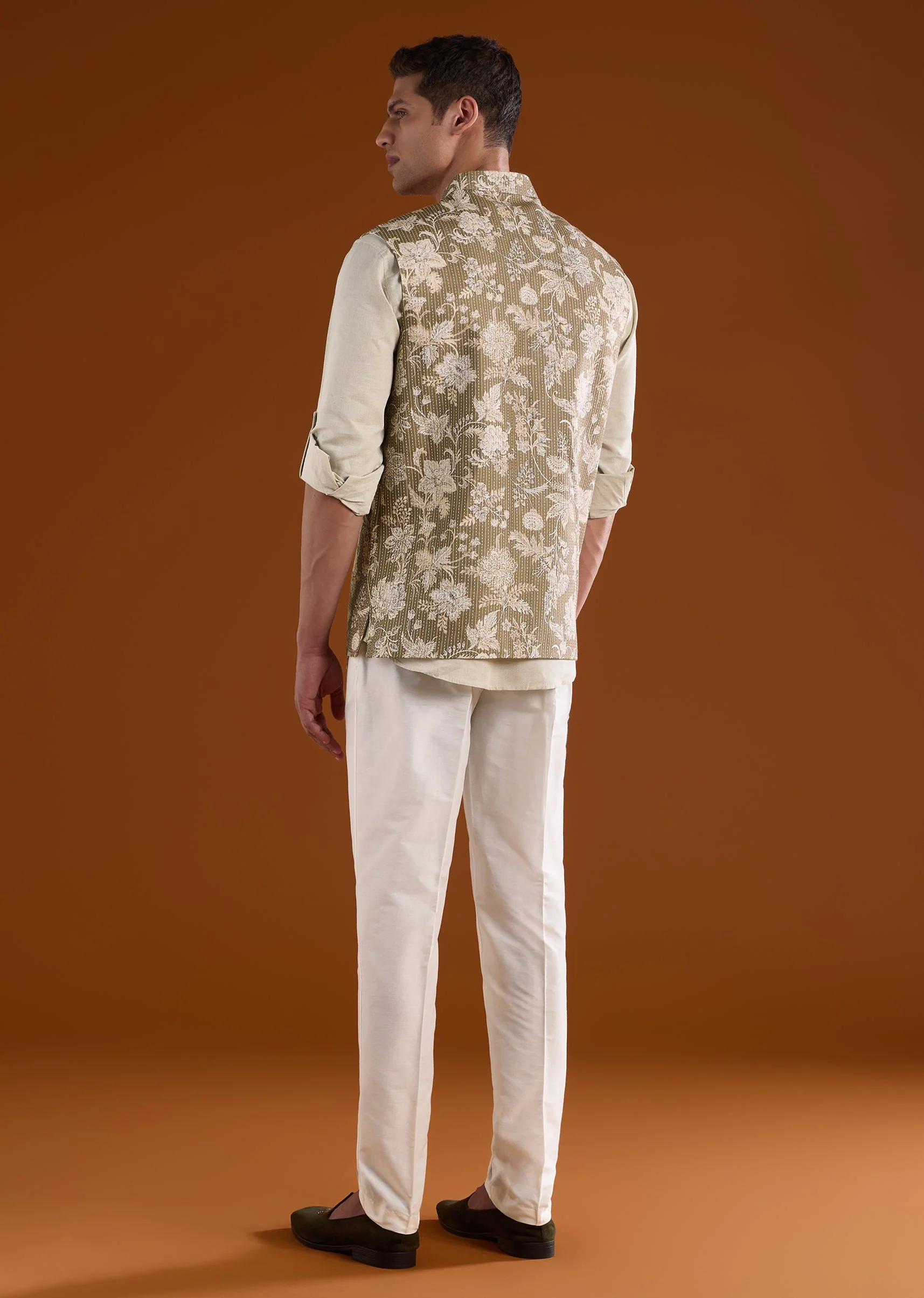 Green Silk Mens Kurta Jacket Set With Floral Pattern - Image 5