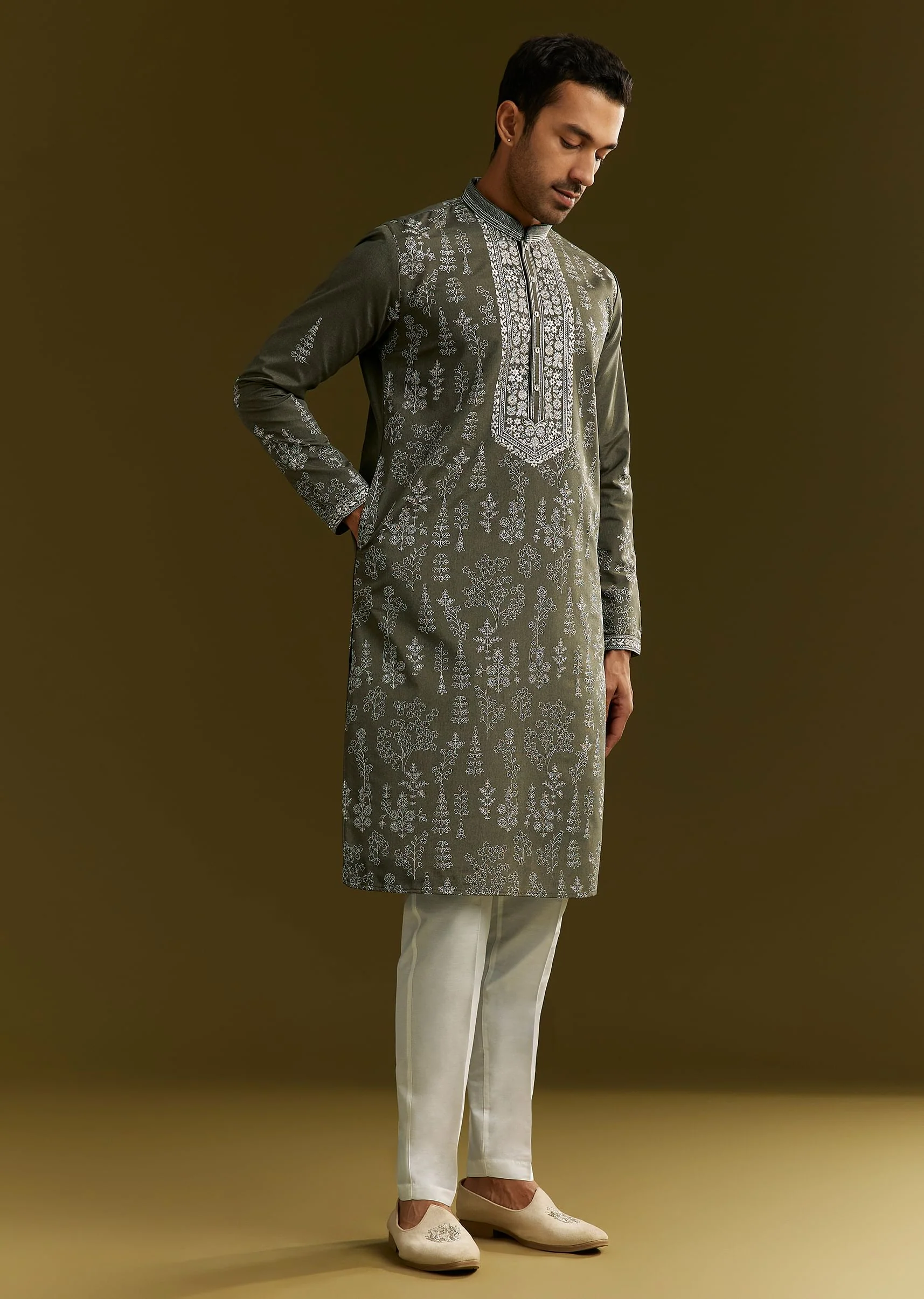 Green Silk Printed Kurta Set With Floral Vine Motif - Image 4
