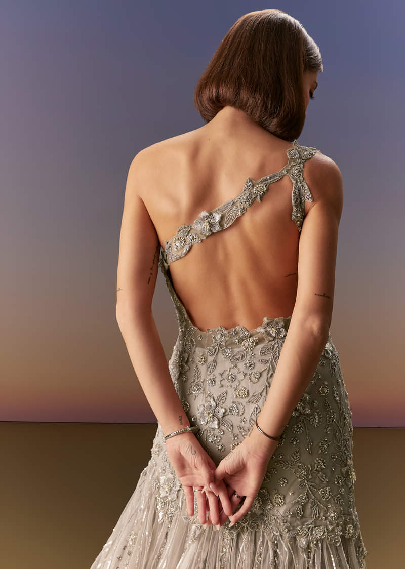 Grey Backless Gown With One Shoulder Bodice And Sculpted Fit - Image 6