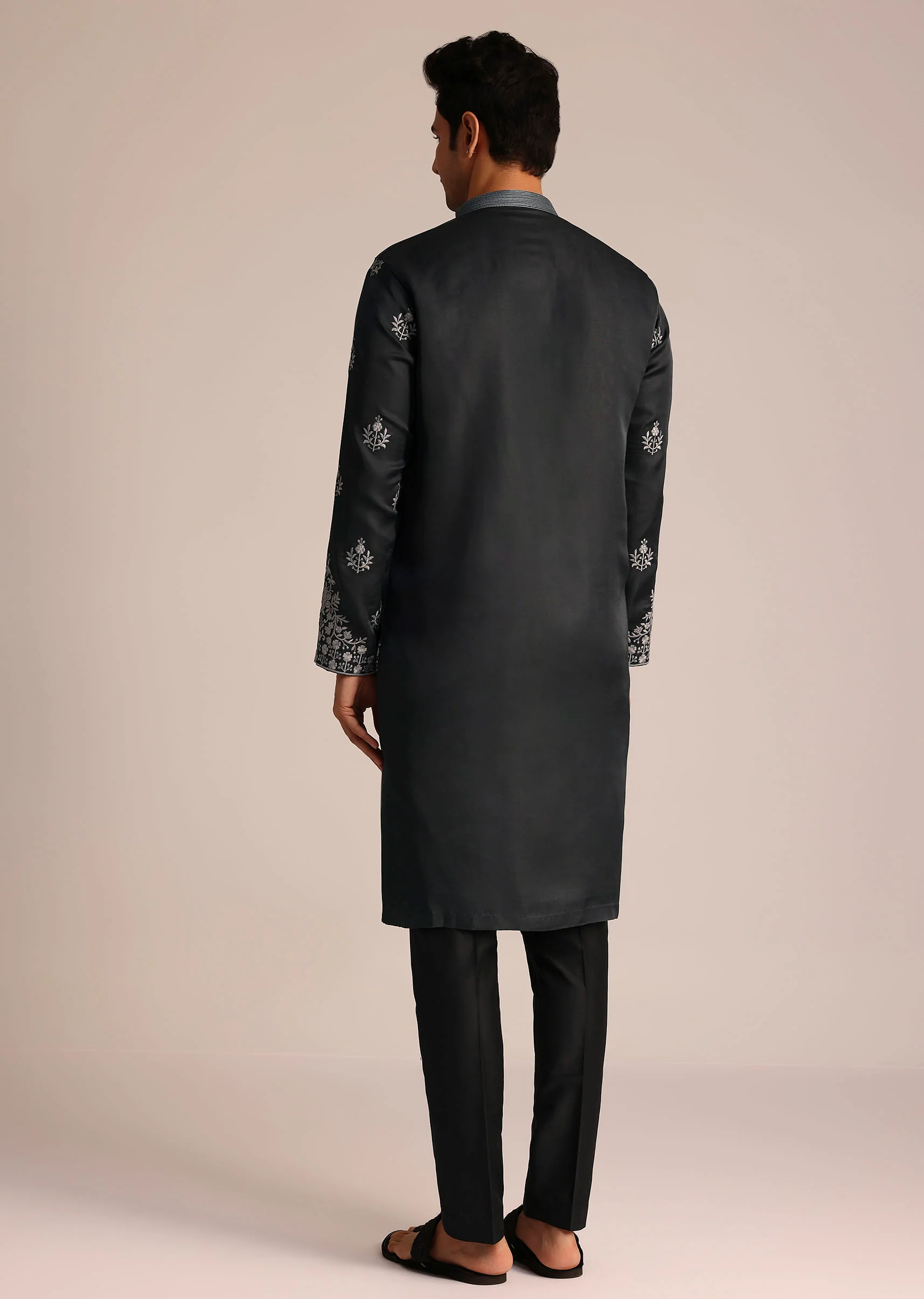 Grey Embroidered Full Sleeves Kurta Set - Image 5