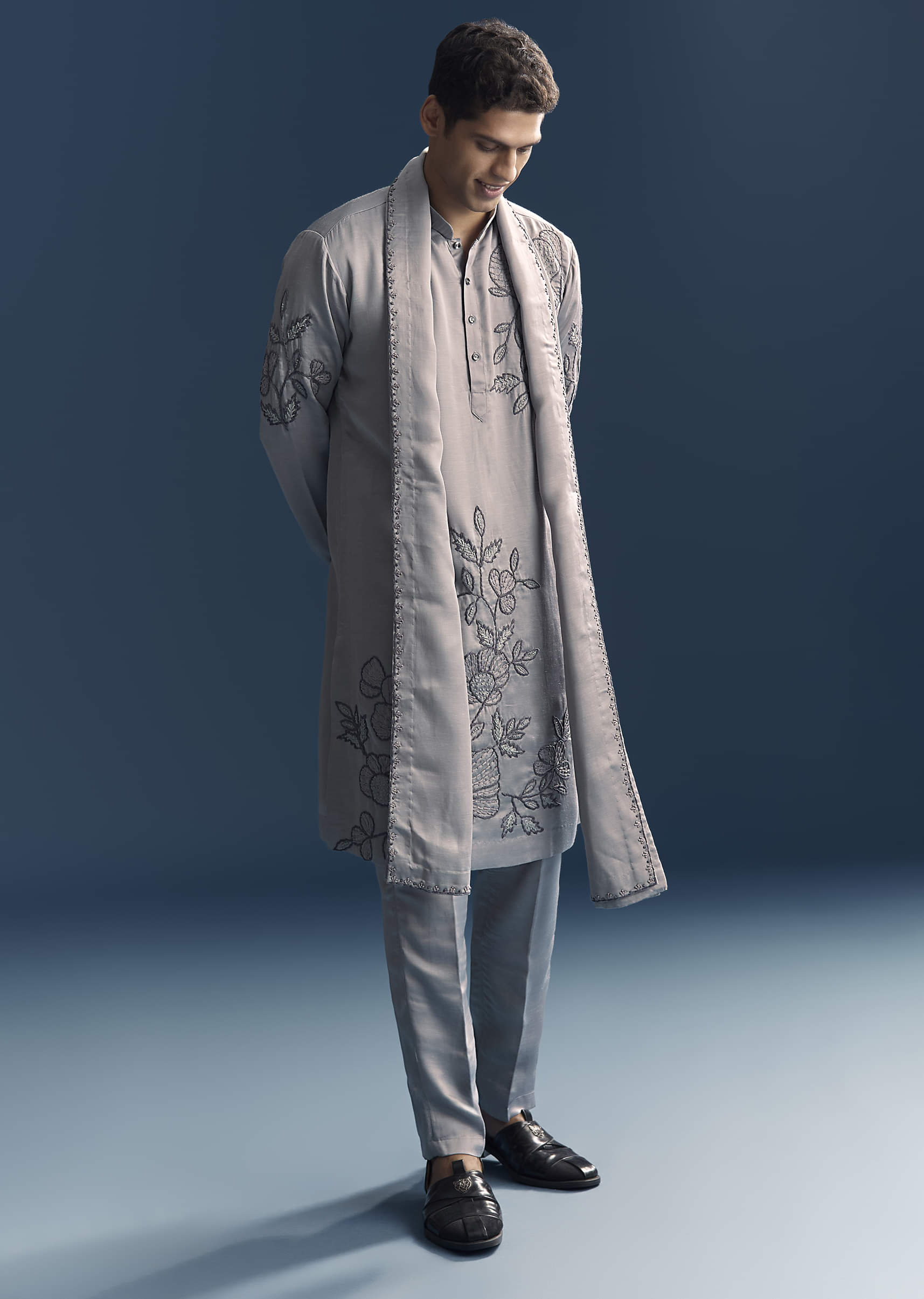 Grey Kurta Set For Men With Thread And French Knot Embroidery - Image 3