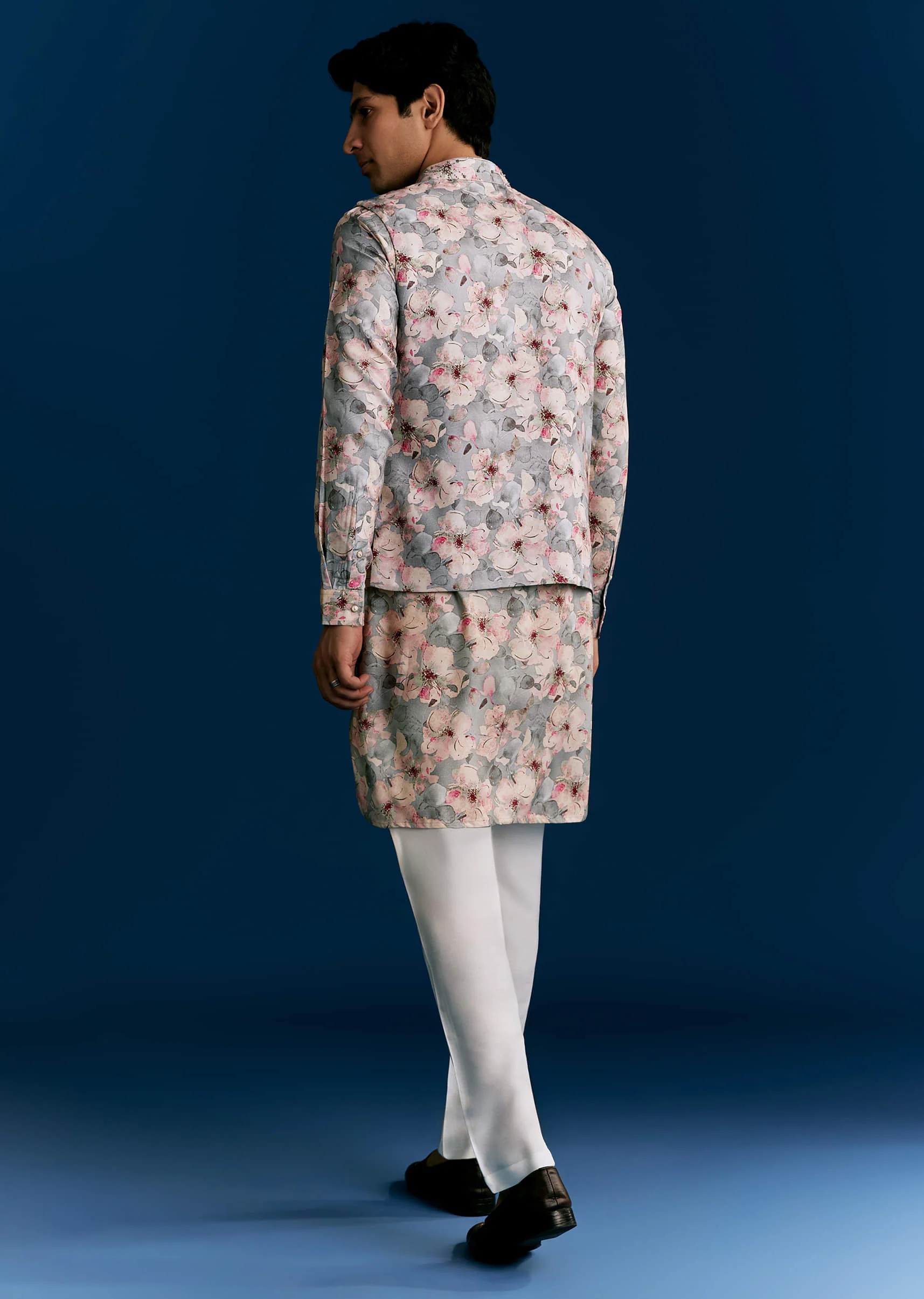 Grey Silk Kurta Jacket Set With Sequins And Thread Embroidery - Image 5