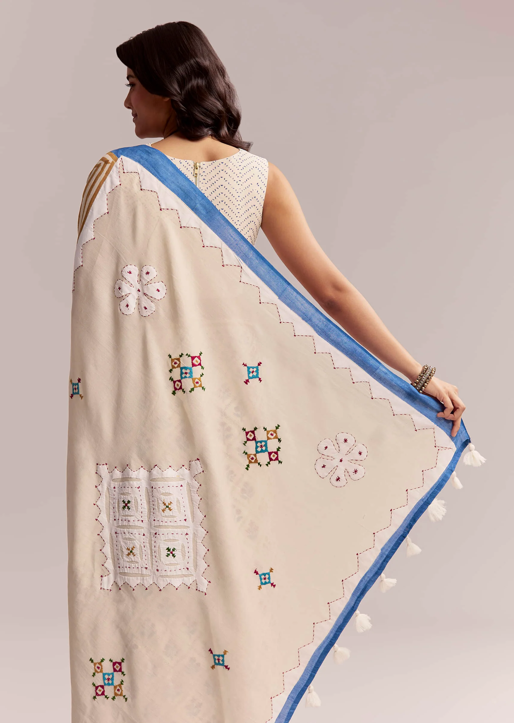 Ivory Linen Printed Saree With Handcrafted Ajrakh Patch Work - Image 2