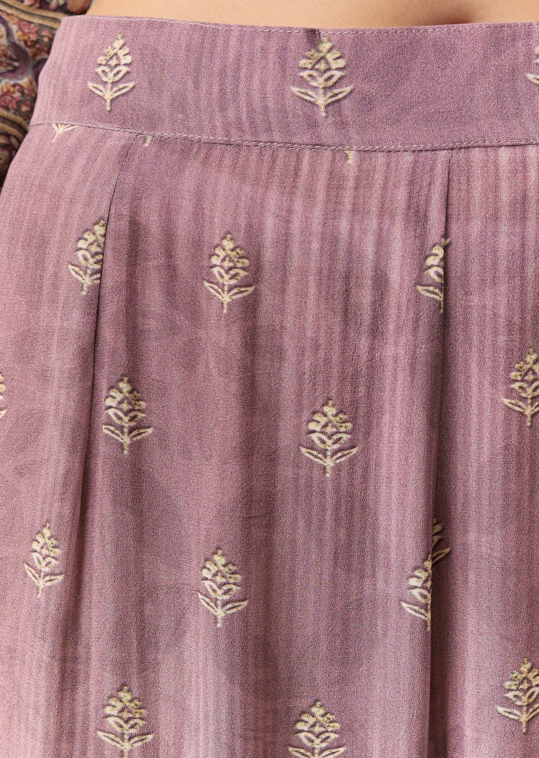 Lavender Printed Zari Kurta Set With Pant And Dupatta - Image 6