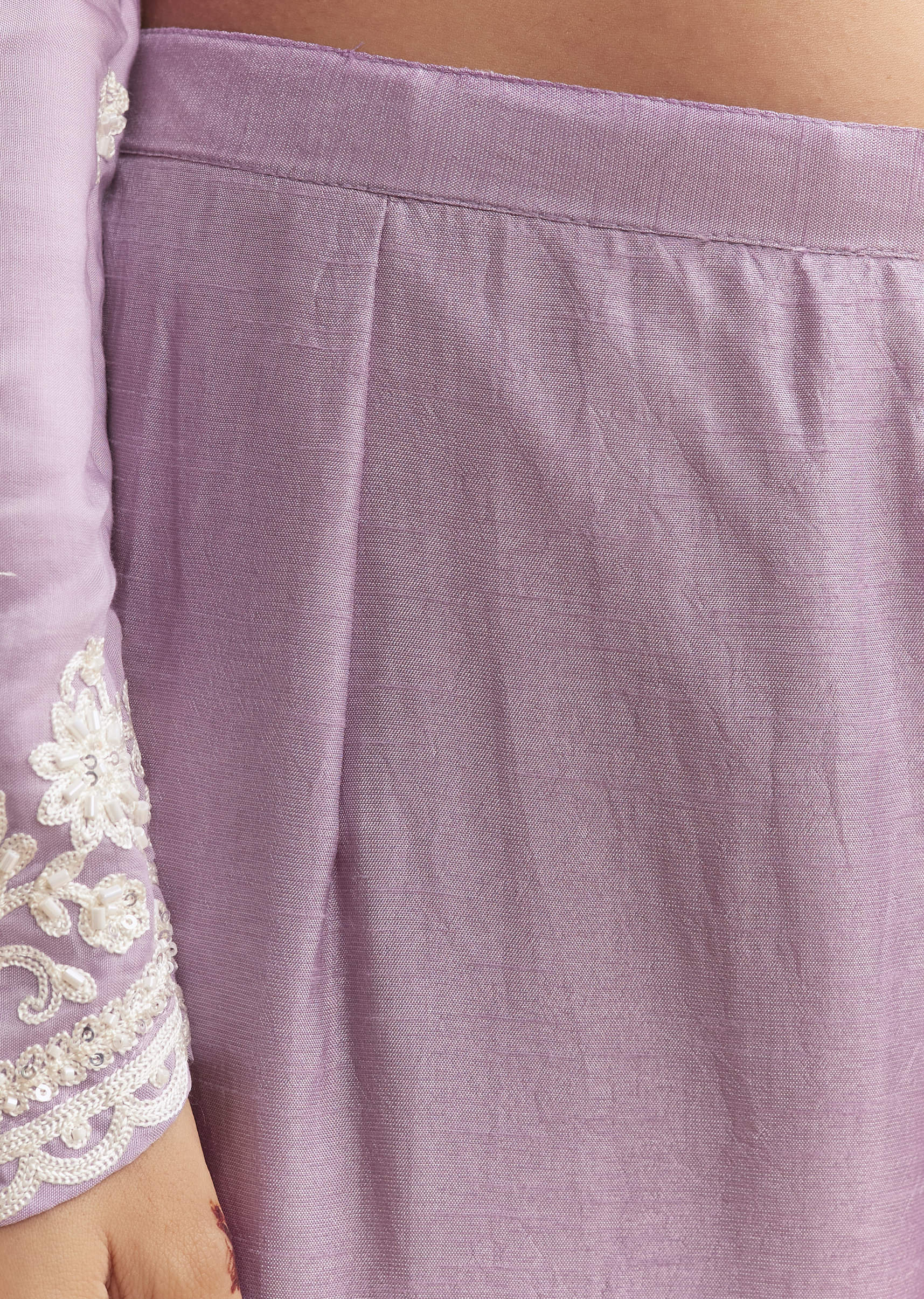 Lilac Cotton Anarkali Suit With Delicate Thread Work - Image 6
