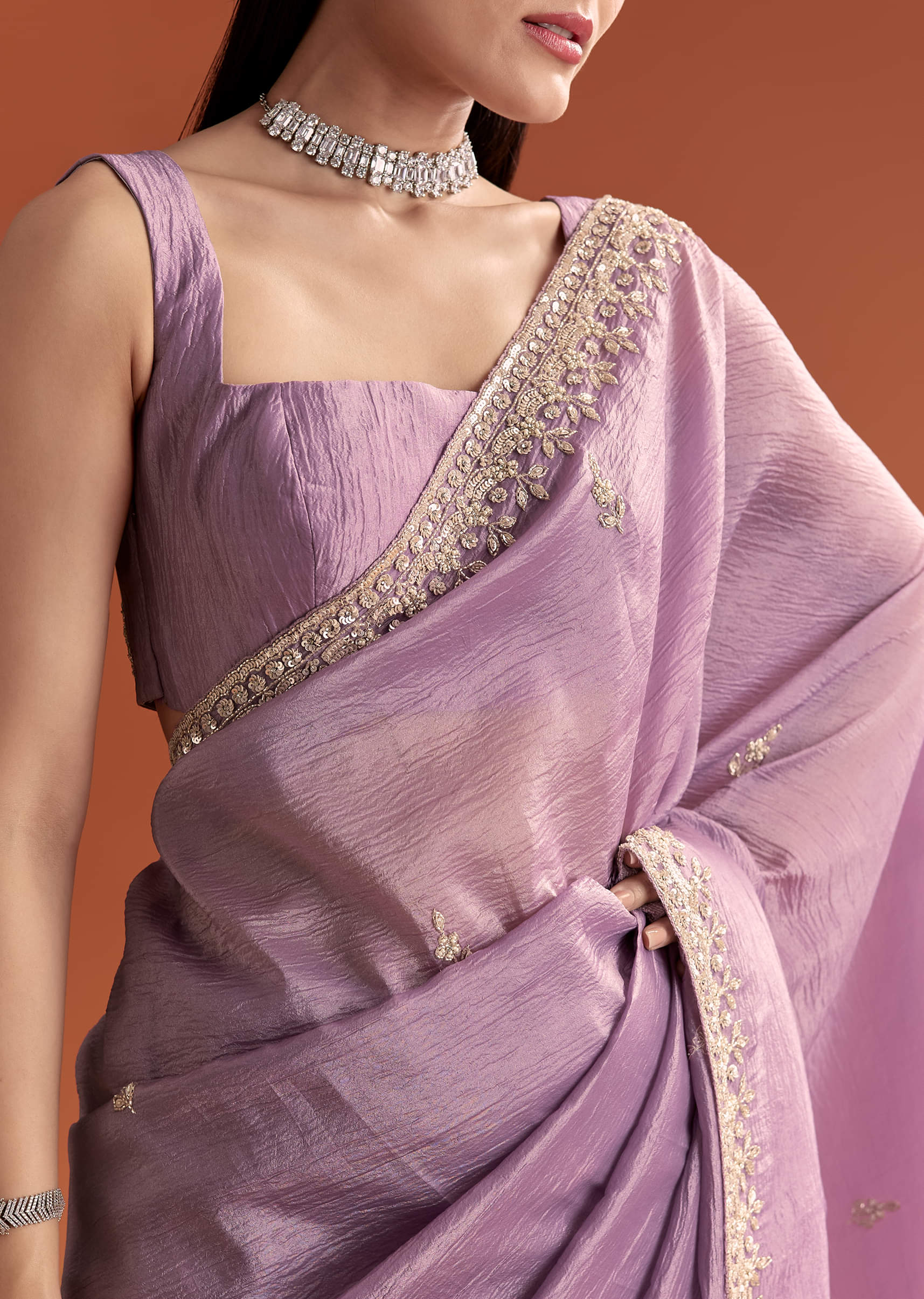 Lilac Tissue Saree With Butti And Border Embroidery - Image 4