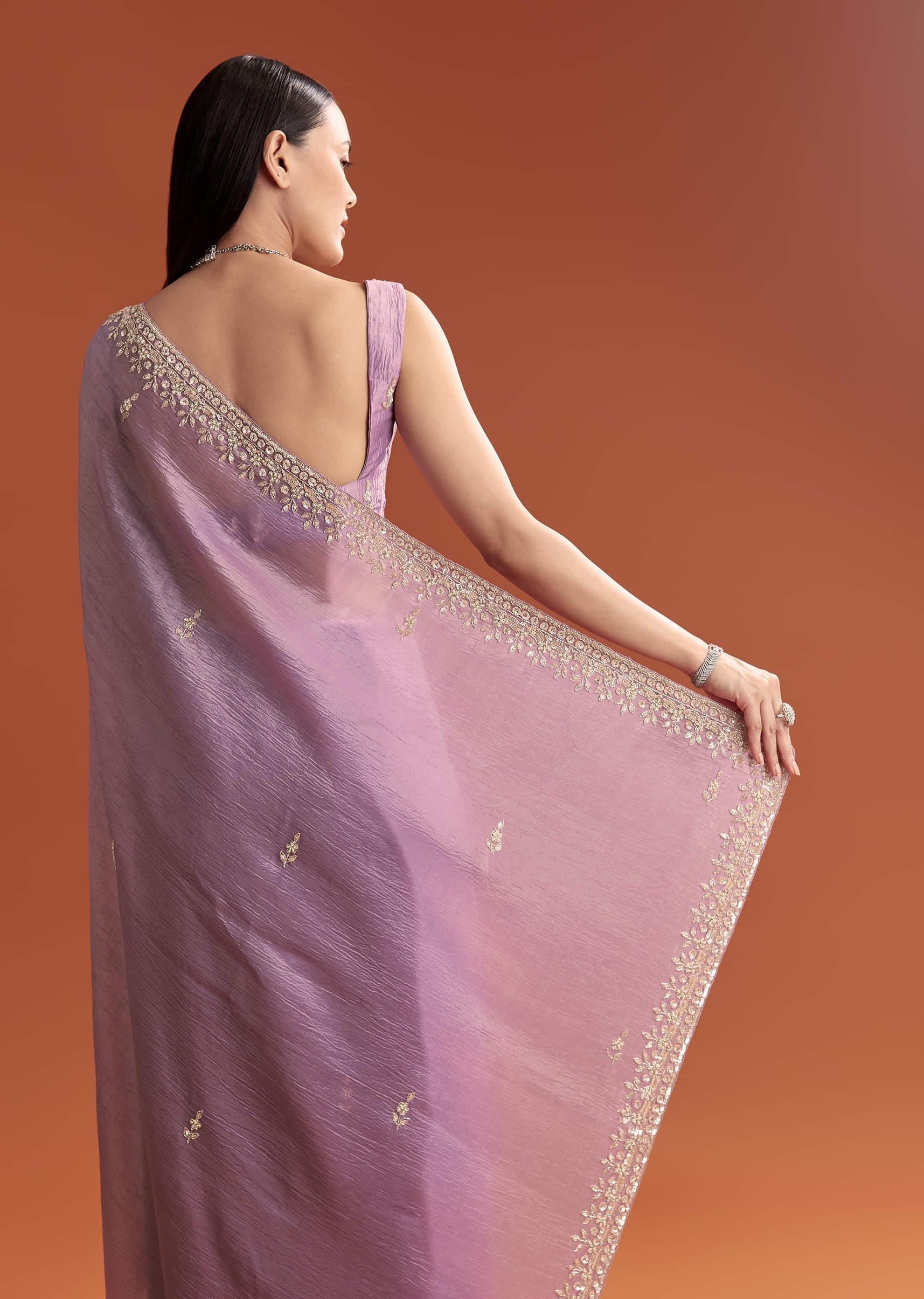 Lilac Tissue Saree With Butti And Border Embroidery - Image 5