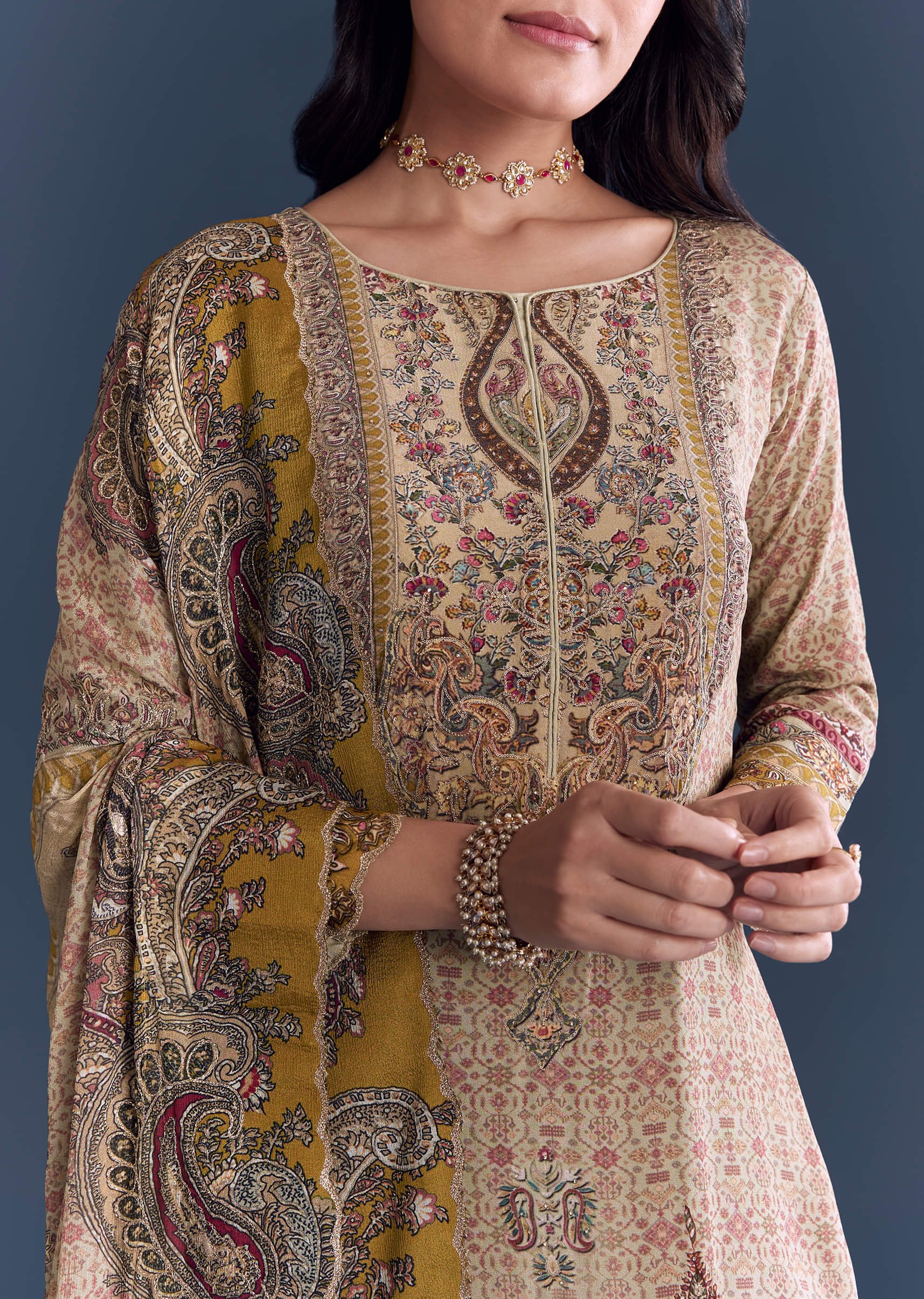 Mint Green Crepe Kurta Set With Paisley And Floral Print - Image 2