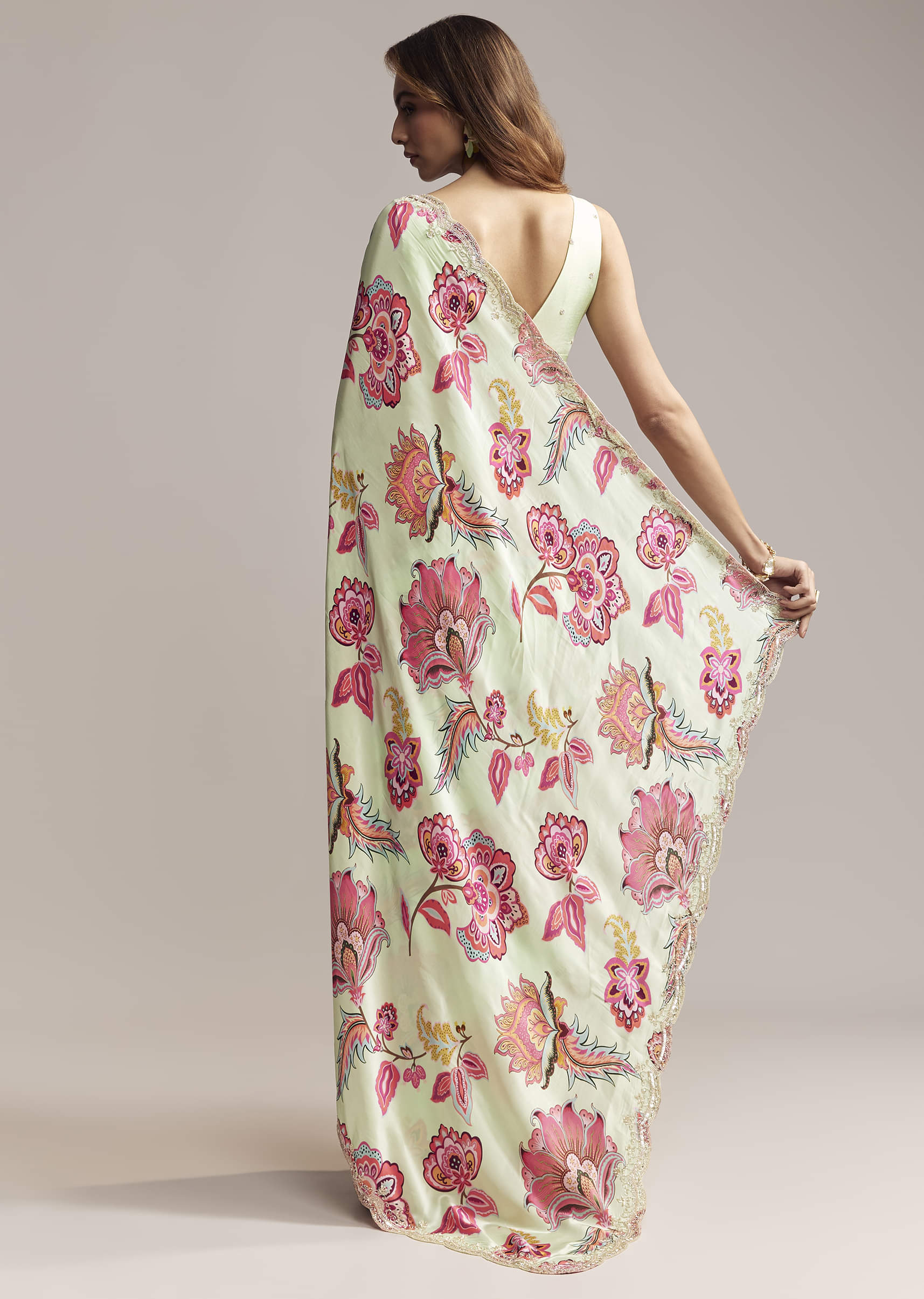 Mint Green Crepe Saree With Embroidered Scallop Border - Image 5