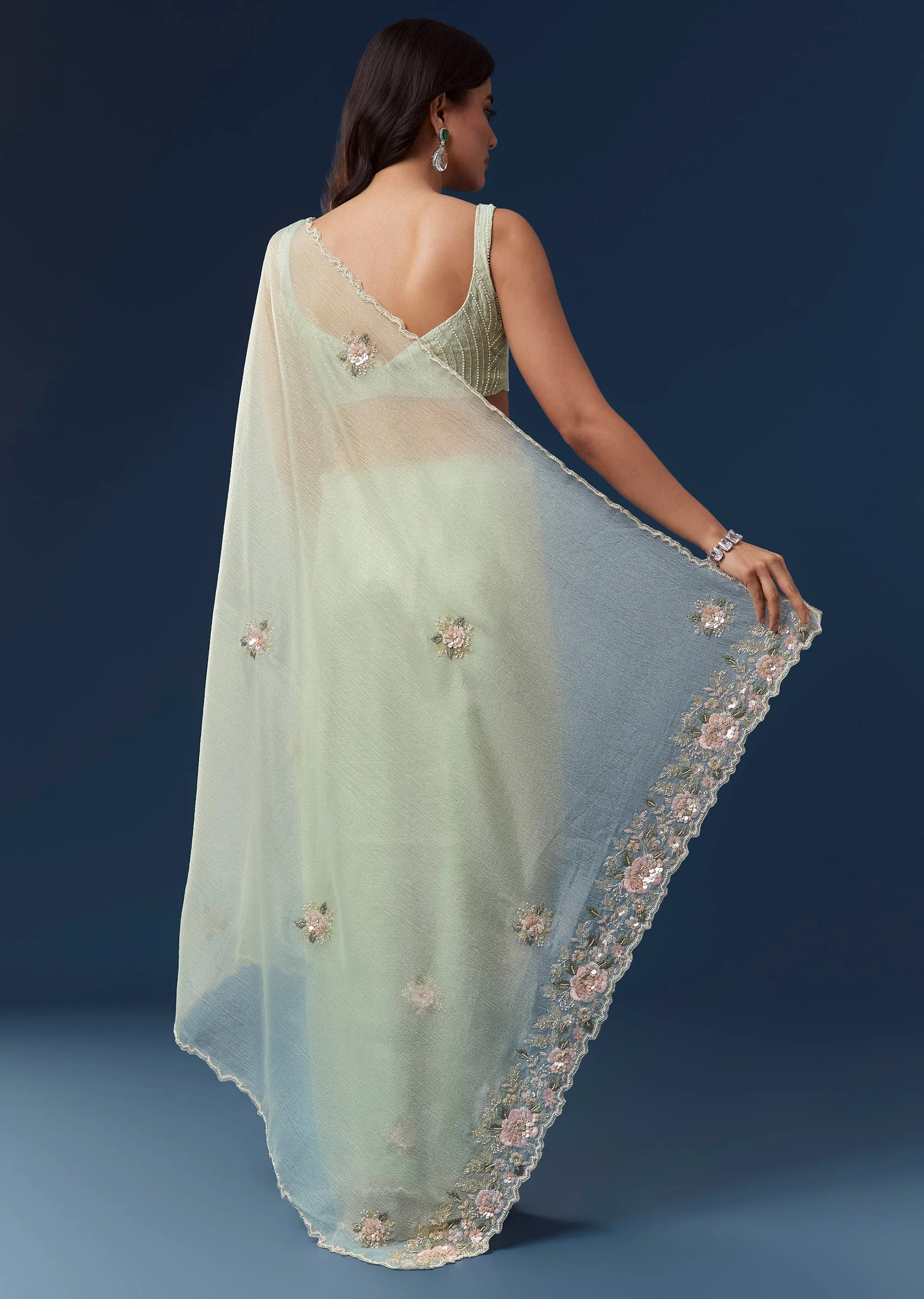 Mint Green Crush Tissue Saree With Cutwork Floral Border And Butti Embroidery - Image 4