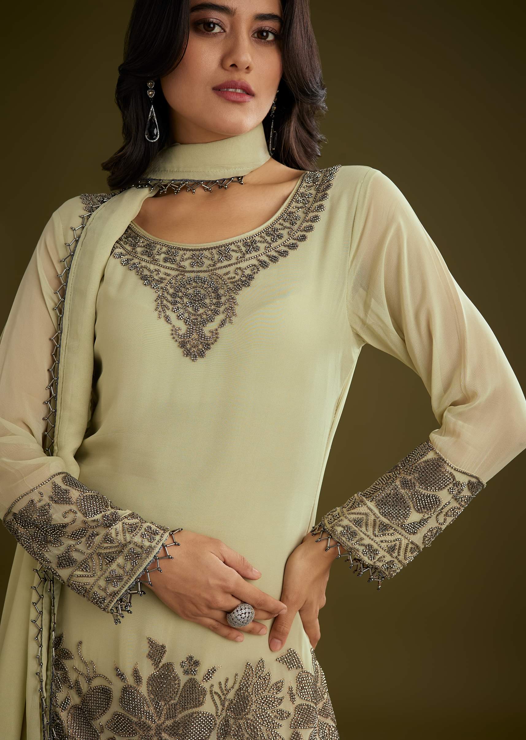 Mint Green Georgette Beads Kurta Set With Tassels Bordered Dupatta - Image 4