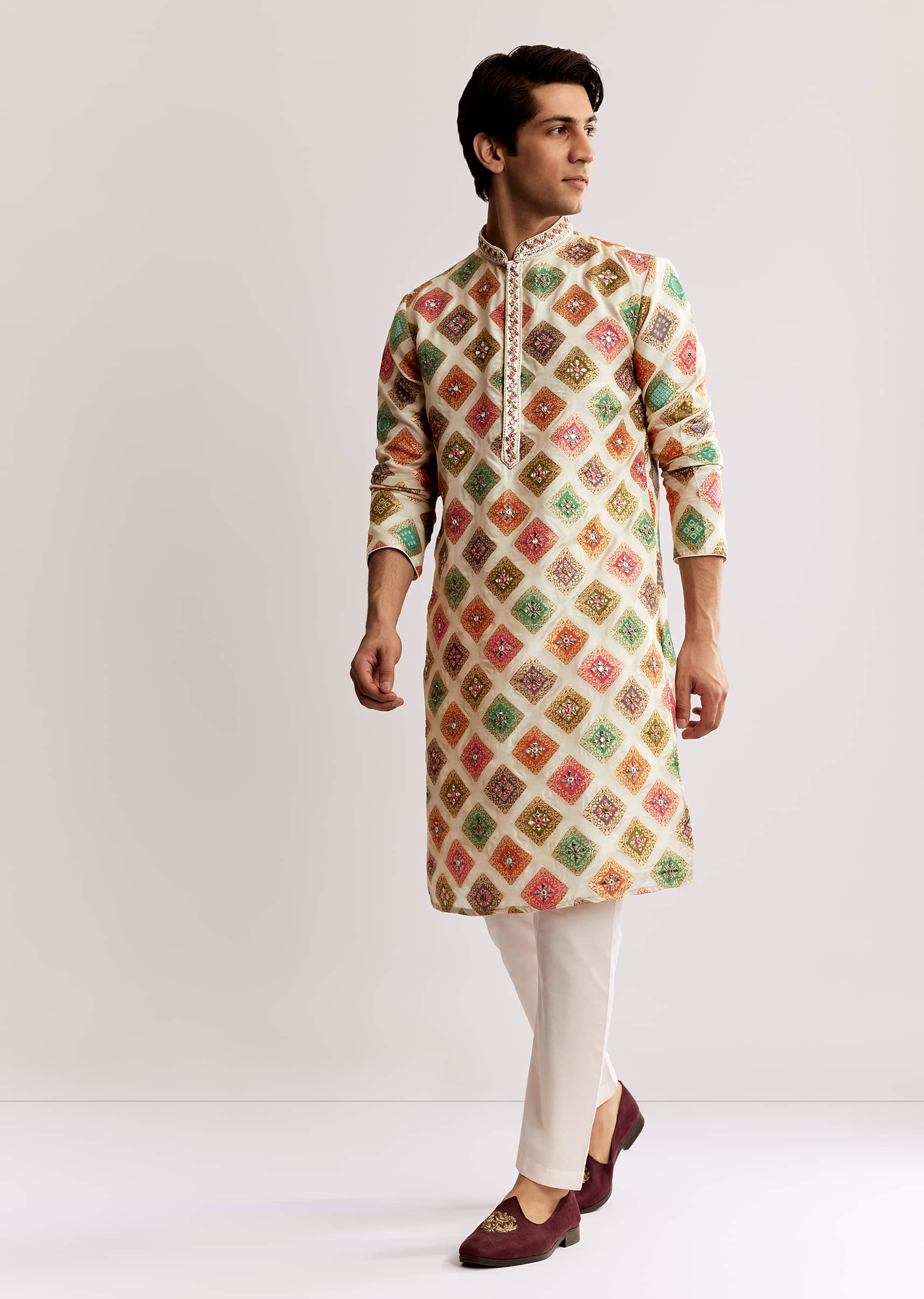 Multi Silk Kurta Set With Geometric Print - Image 4