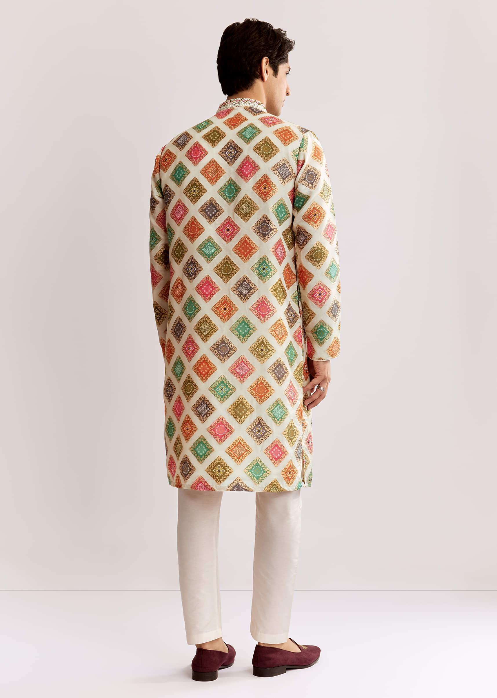 Multi Silk Kurta Set With Geometric Print - Image 5