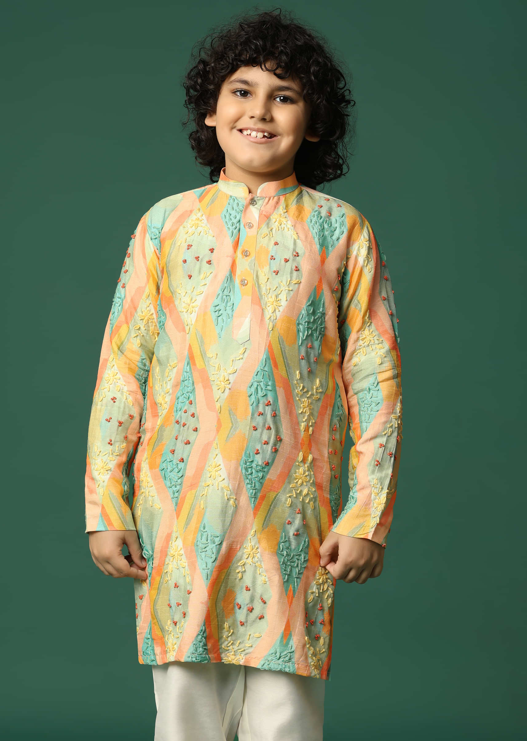 MultiColour Kurta Pant With Resham Work For Boys - Image 3