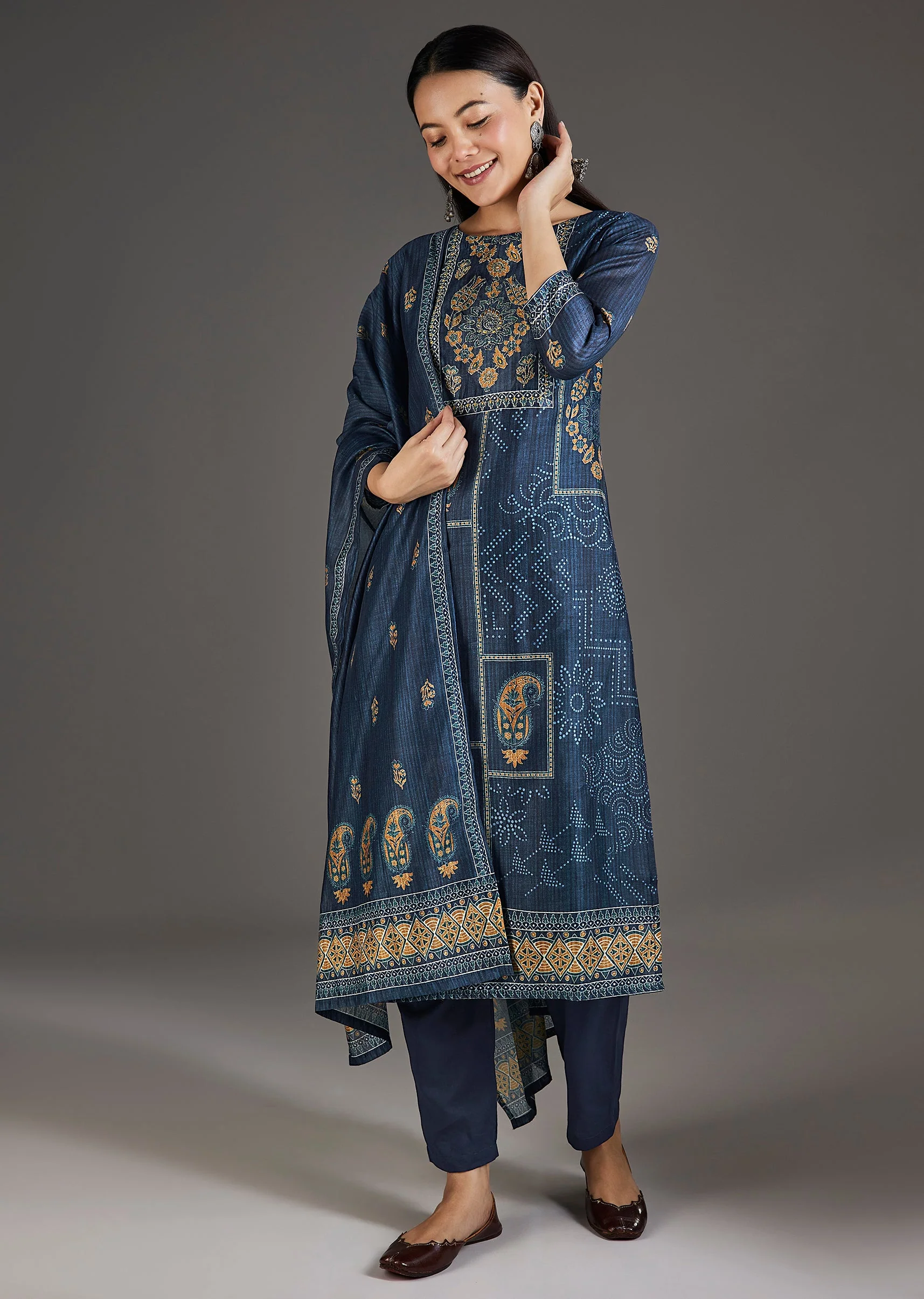 Navy Blue Chanderi Kurta Set With Zari Work - Image 3