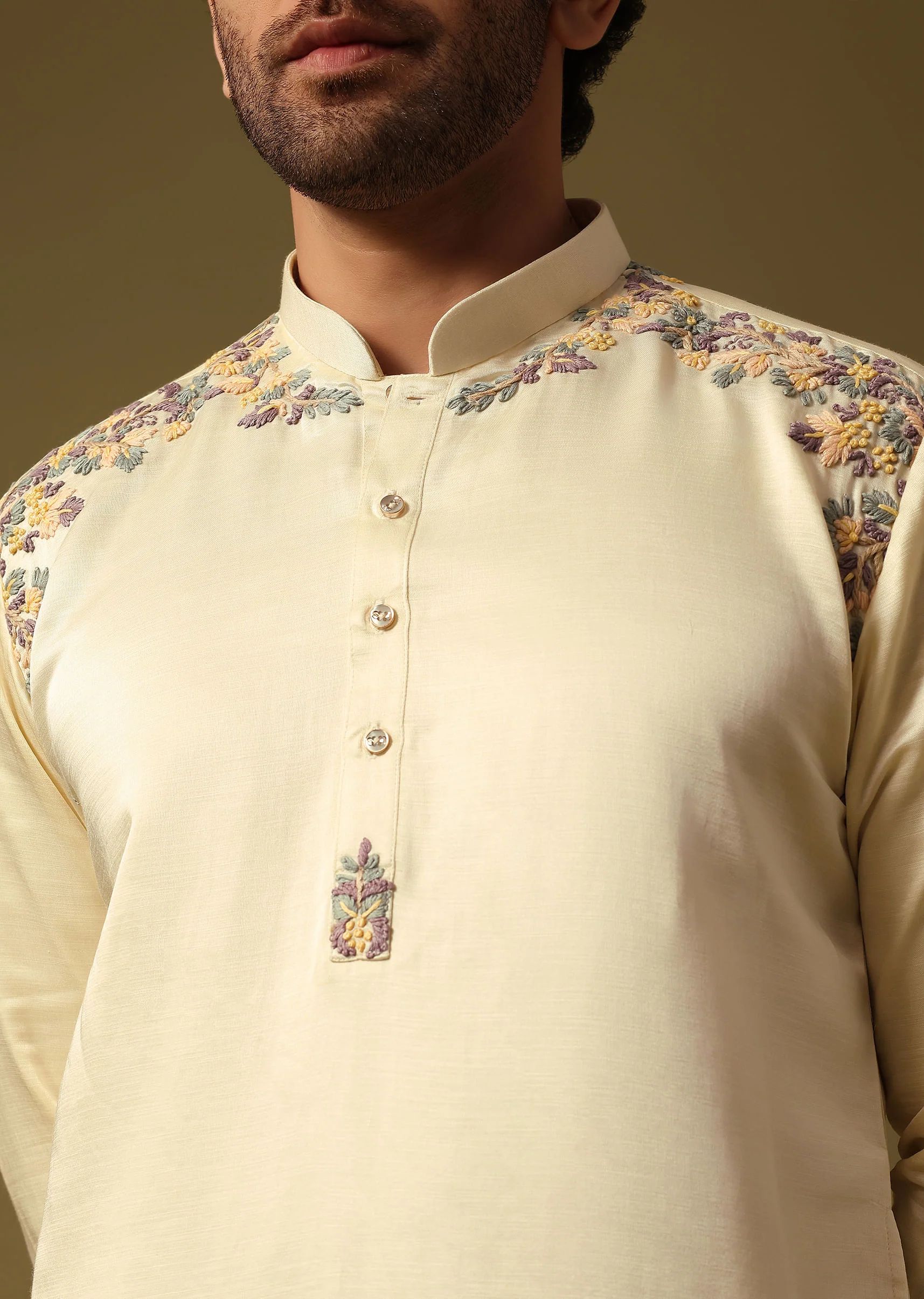 Off White Kurta Pant Set With Dupatta In Resham Work - Image 6