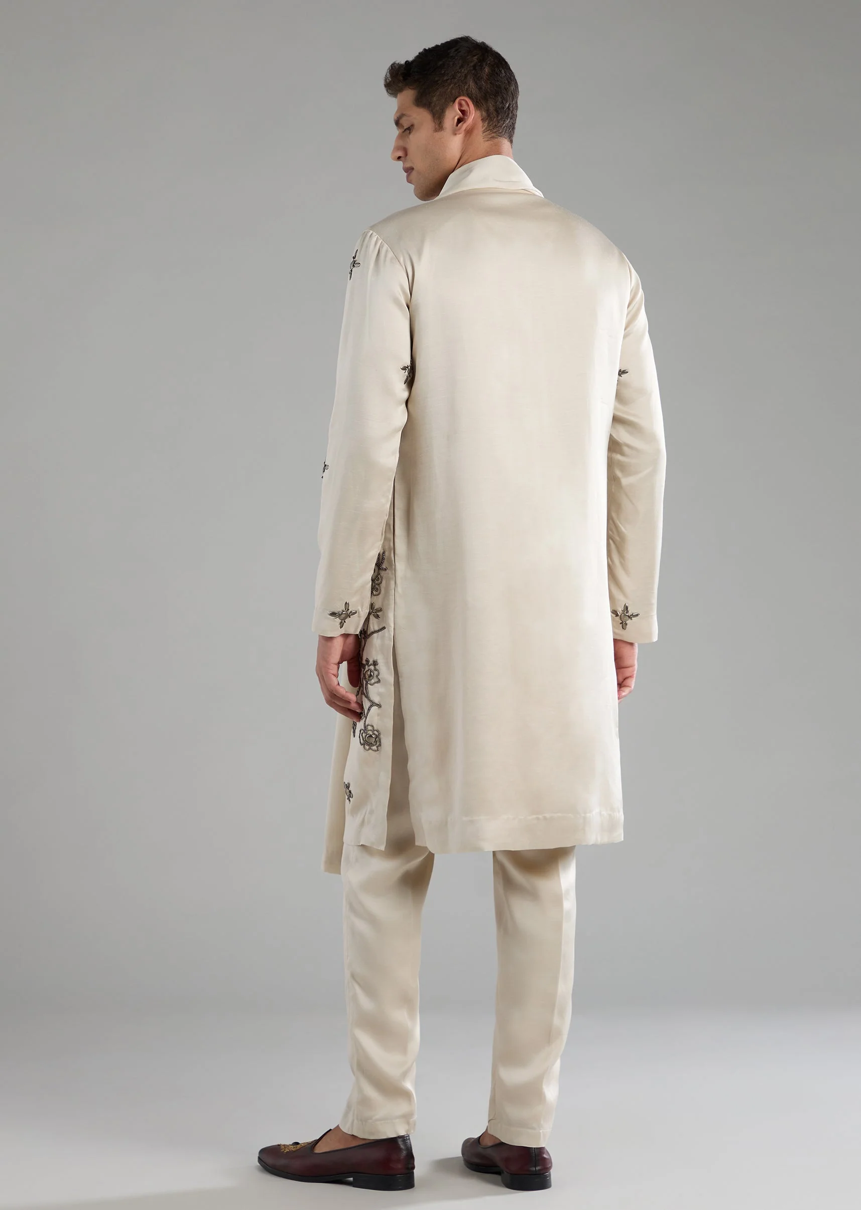 Off White Linen Blend Thread Embroidered Mens Kurta Set - Image 5