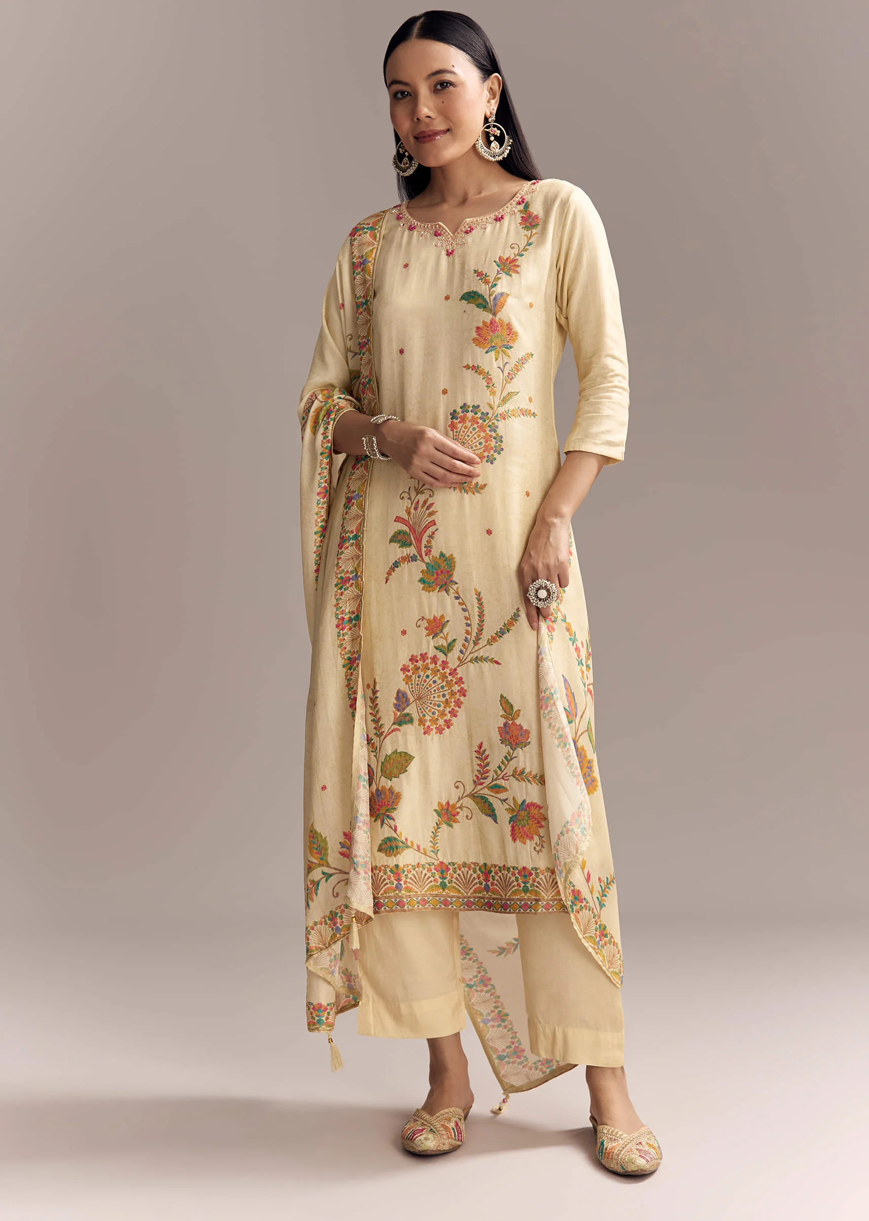 Off White Silk Kurta Set With Floral Print - Image 3