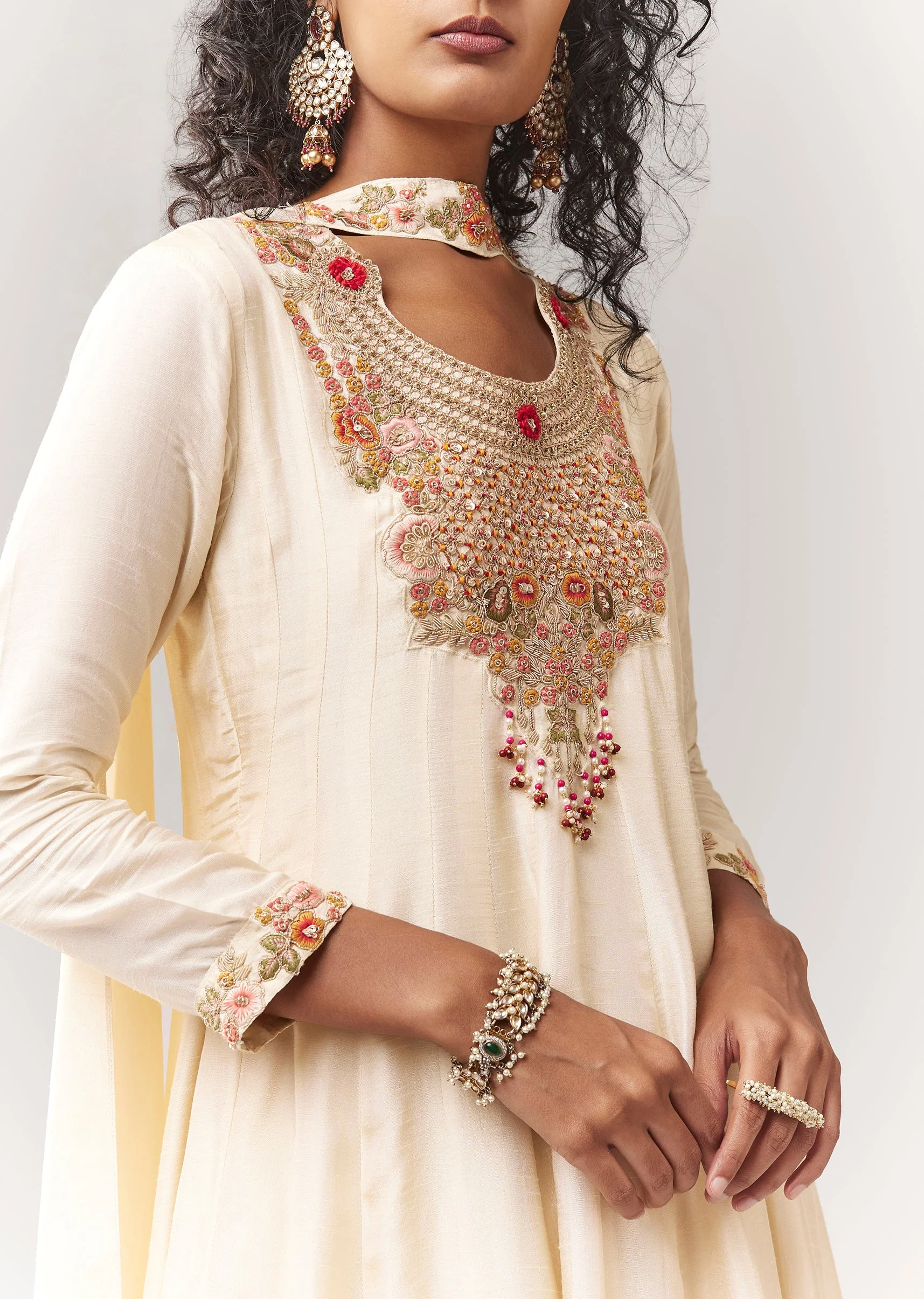 Off White Zardosi And Thread Work Anarkali With Choker Style Dupatta - Image 2
