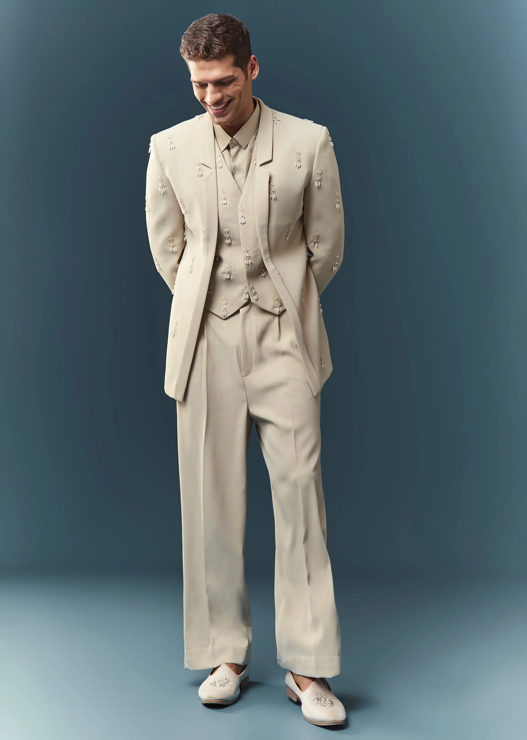 Oyster Embroidered Waistcoat Set With Wide Leg Pants - Image 3