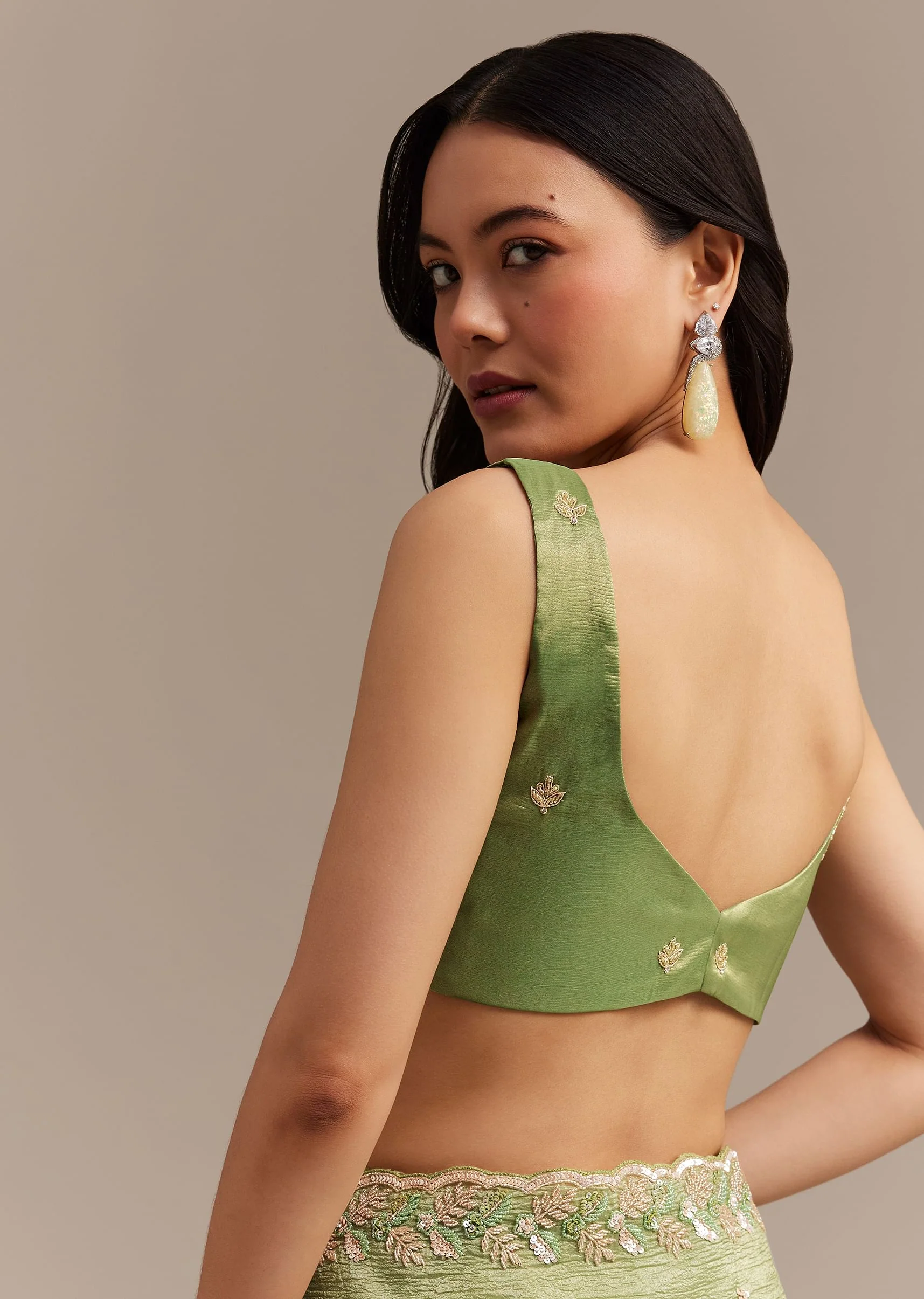 Parrot Green Crushed Tissue Saree With Sequins And Scallop Border - Image 8