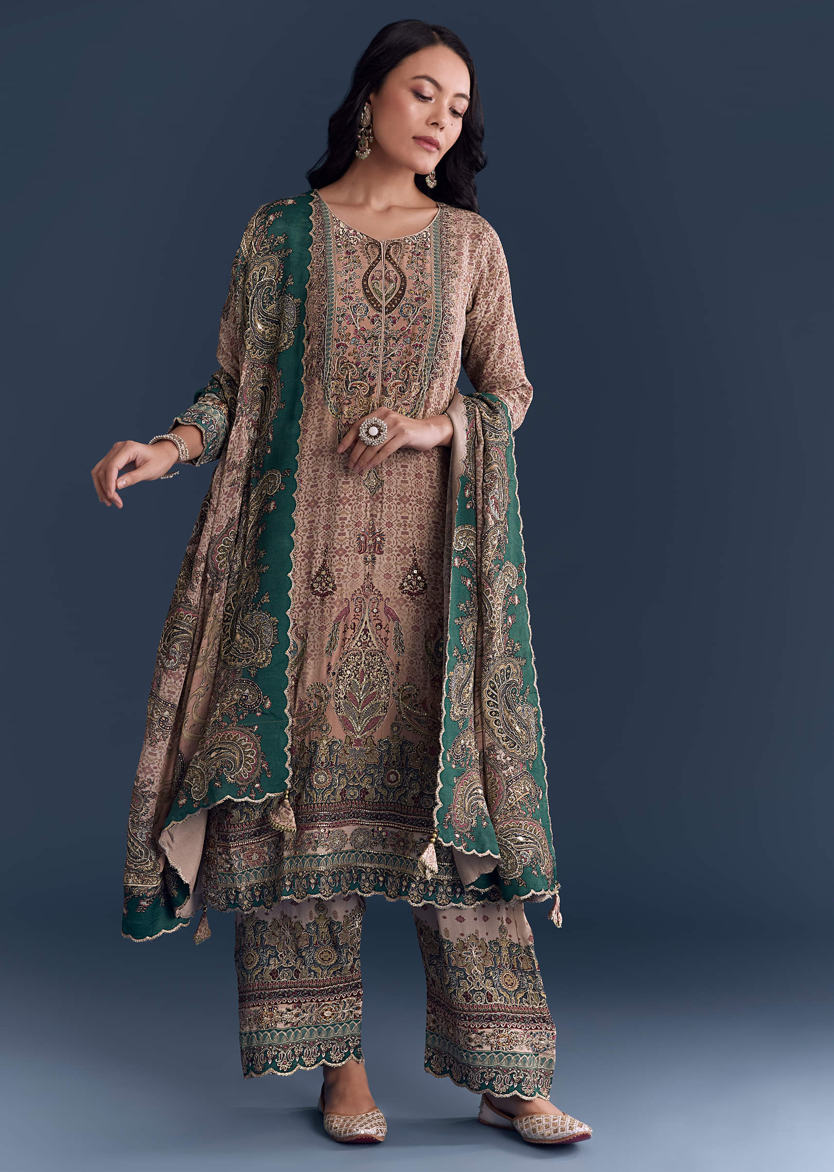 Peach Crepe Kurta Set Chic With Indie Print And Zari Work - Image 3