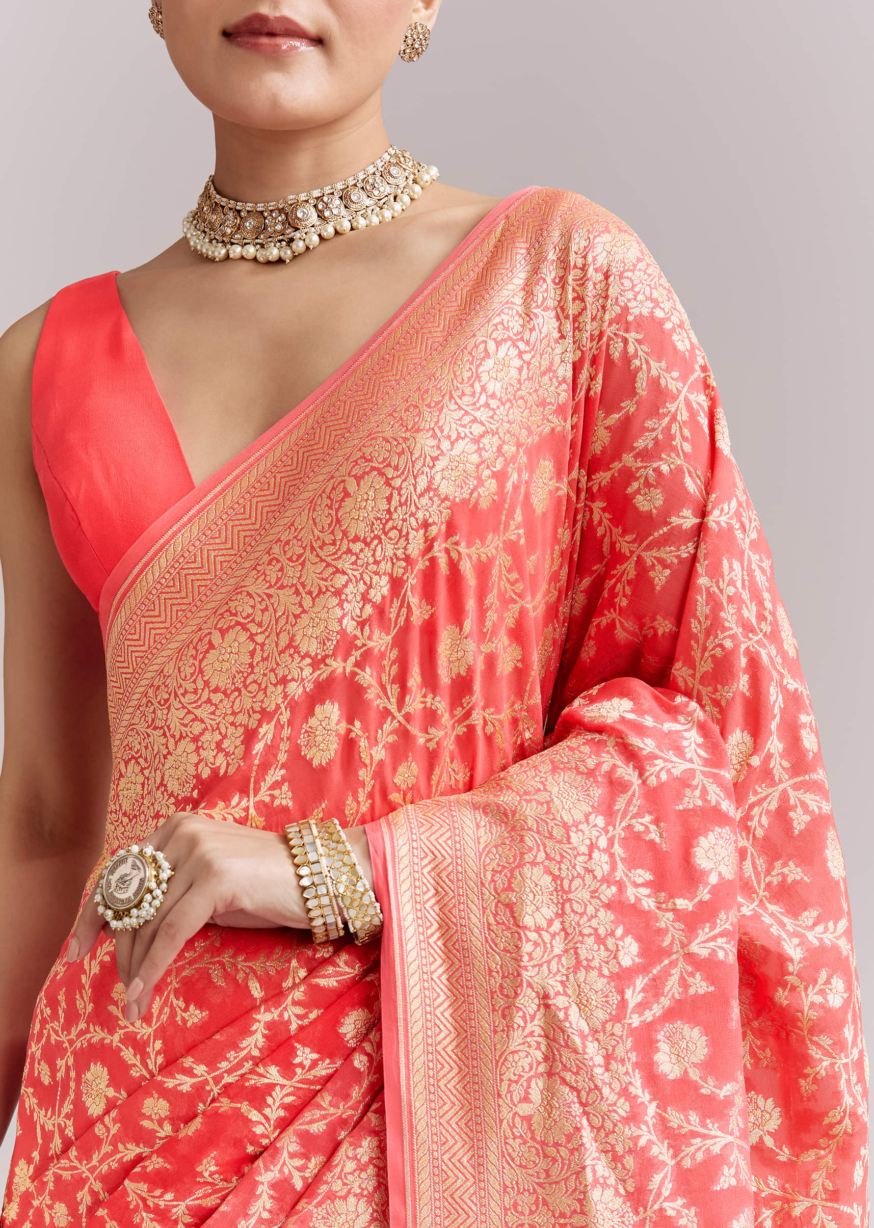 Peach Georgette Woven Saree With Floral Jaal And Heavy Border - Image 2