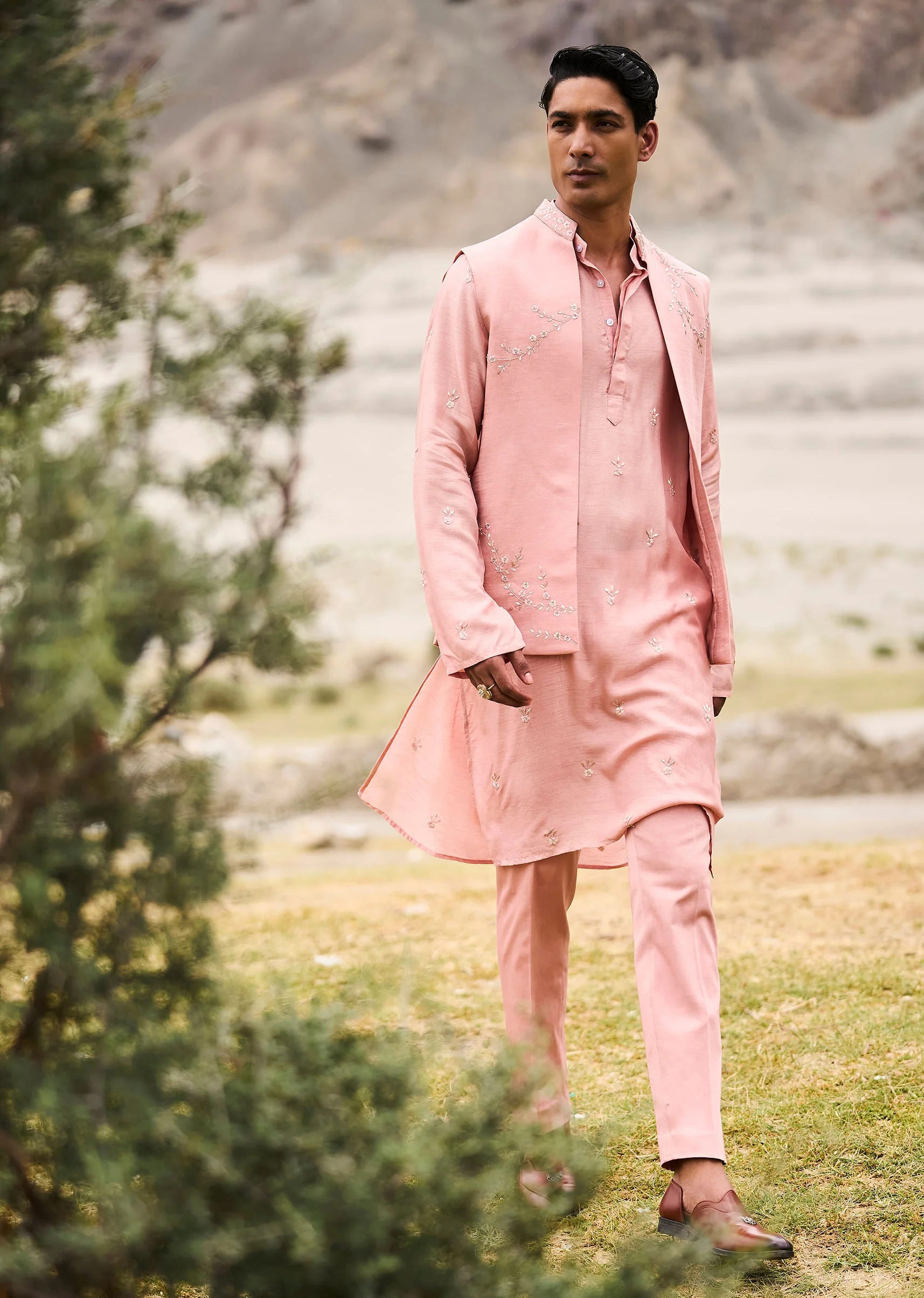 Peach Hand Embroidered Linen Bandi Kurta Set - Image 4