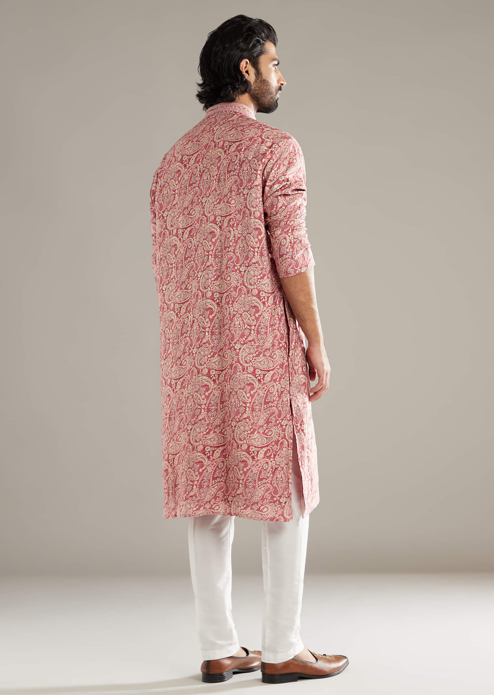 Peach Silk Kurta Set For Men With Paisley Print - Image 3