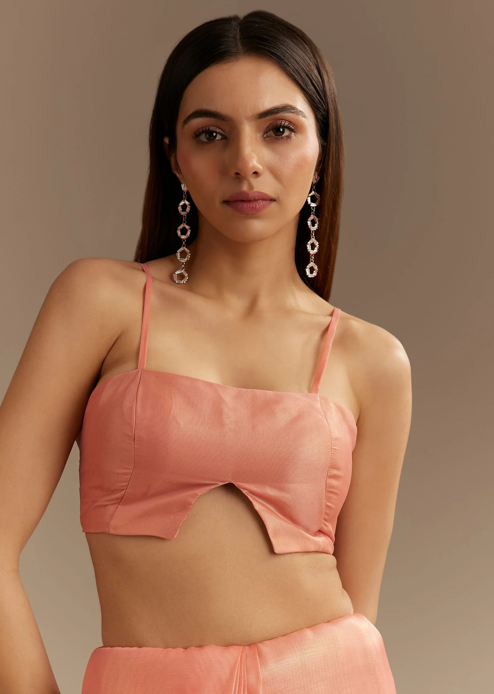 Peach Tissue Saree With Stones Cutdana Embellishments And Scallop Border - Image 7