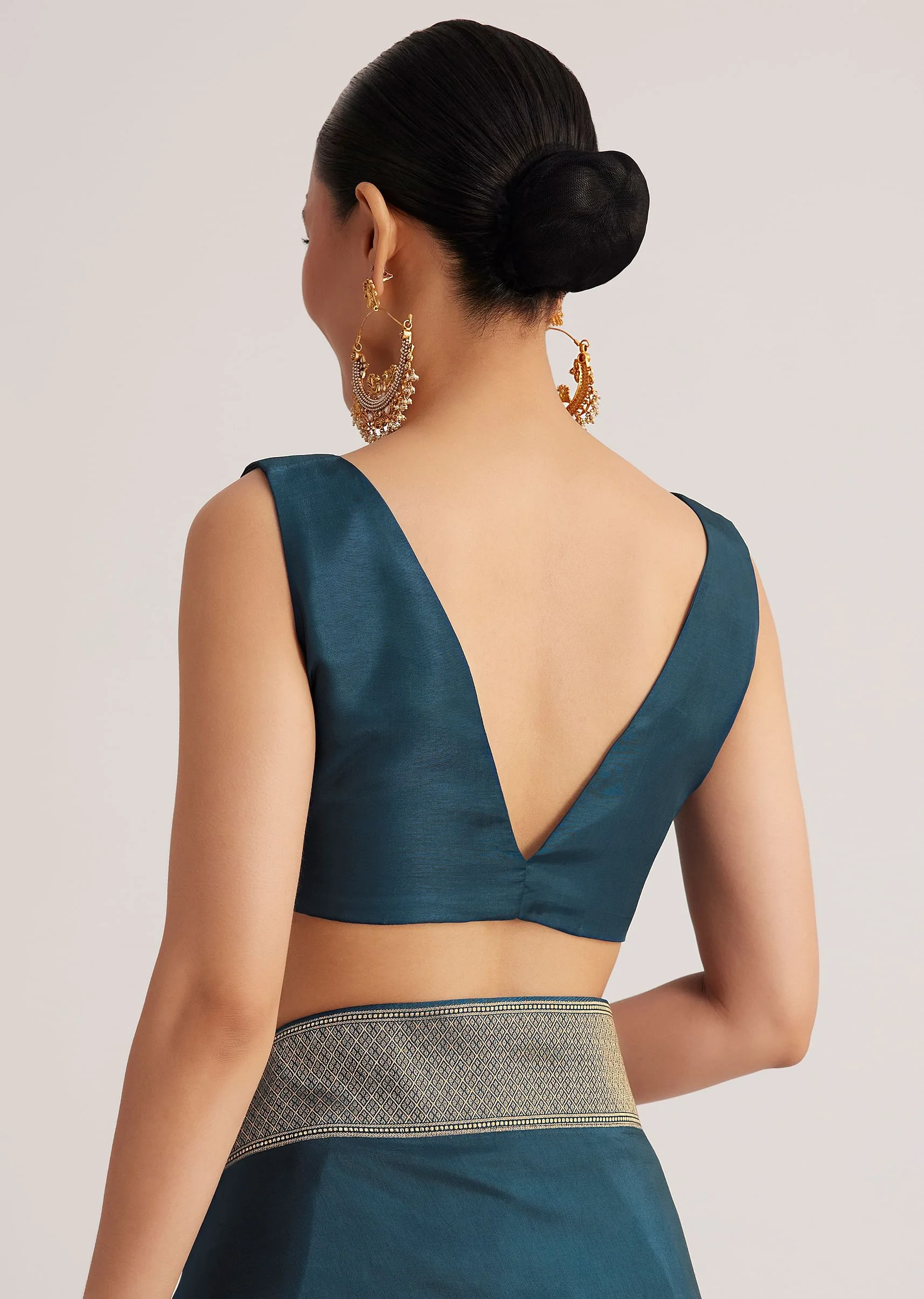 Peacock Blue Dola Silk Saree With Floral Motif - Image 6