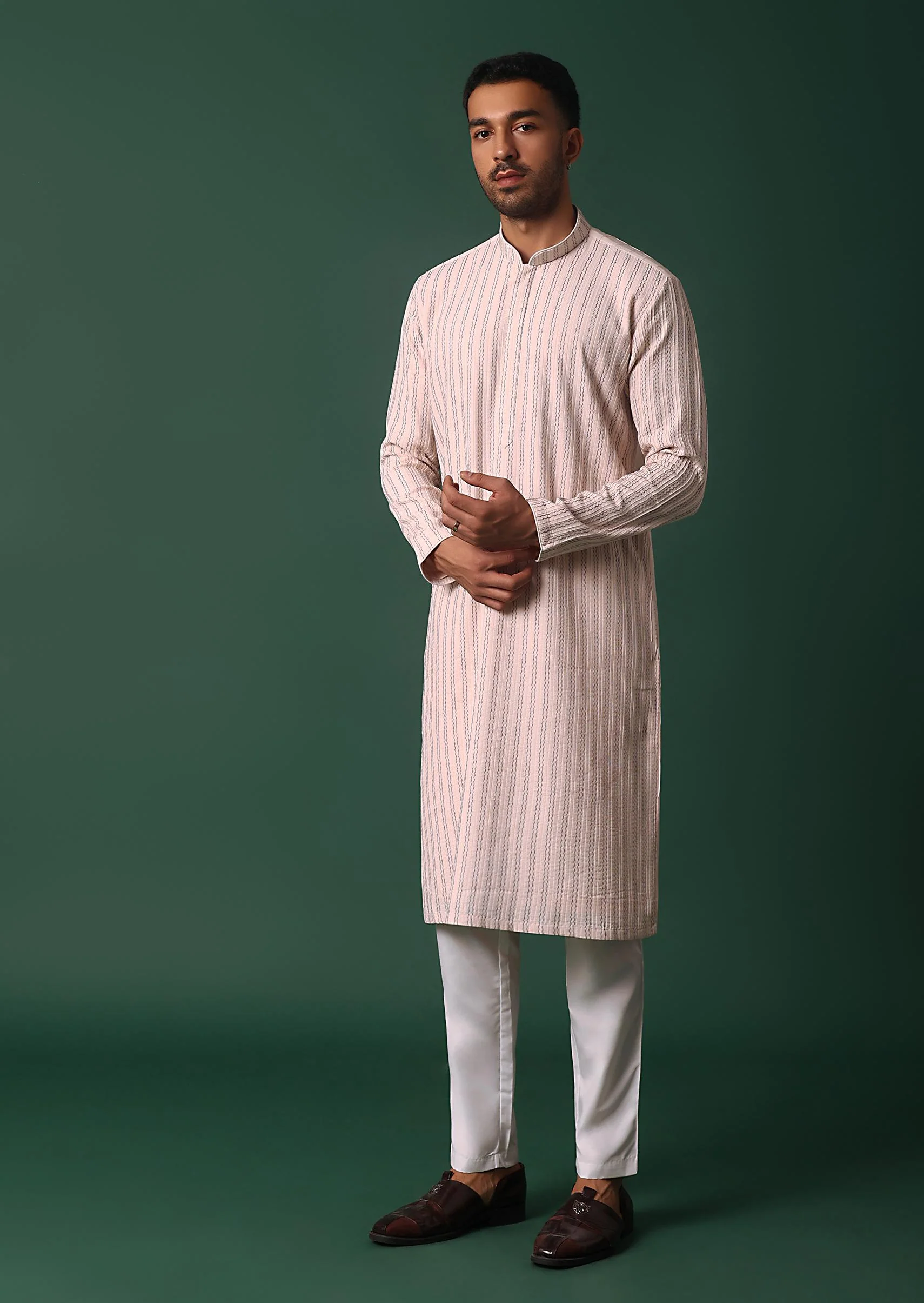 Pink Cotton Silk Kurta Set With Intricate Thread Work Embroidery - Image 3