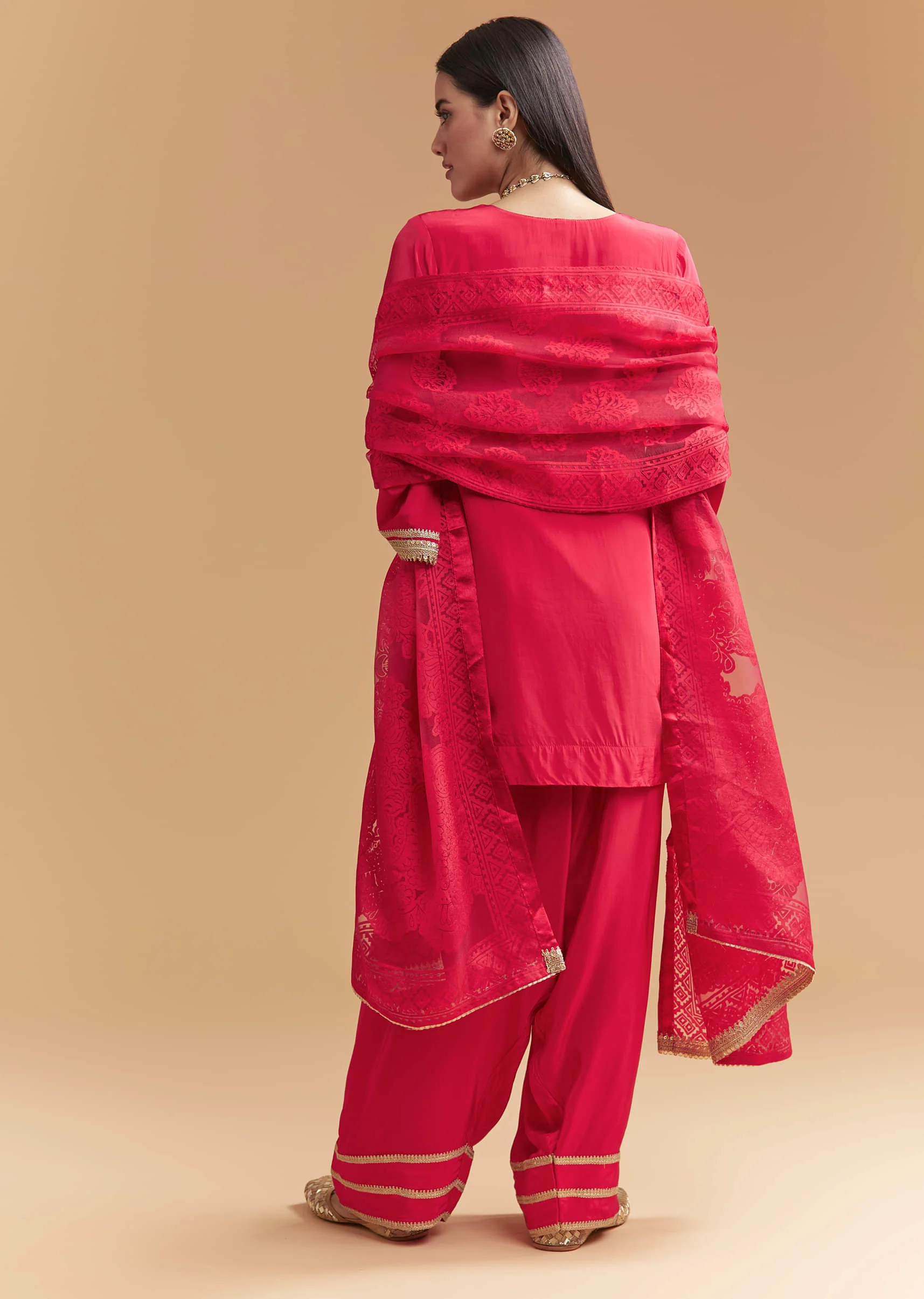 Pink Crepe Kurta Set With Heavy Zardosi Work - Image 5