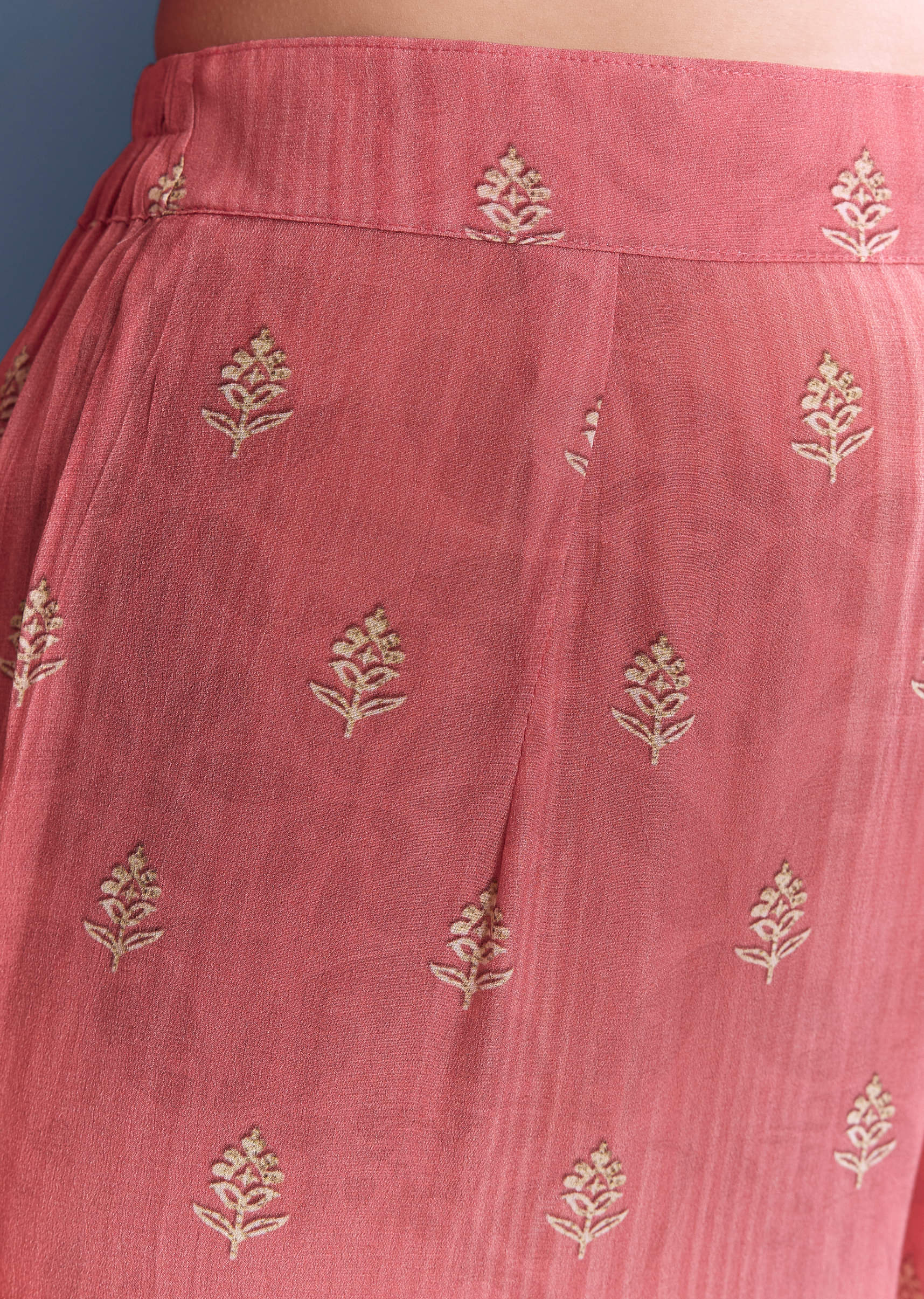 Pink Crepe Kurta Set With Indie Print And Zari Embroidery - Image 6