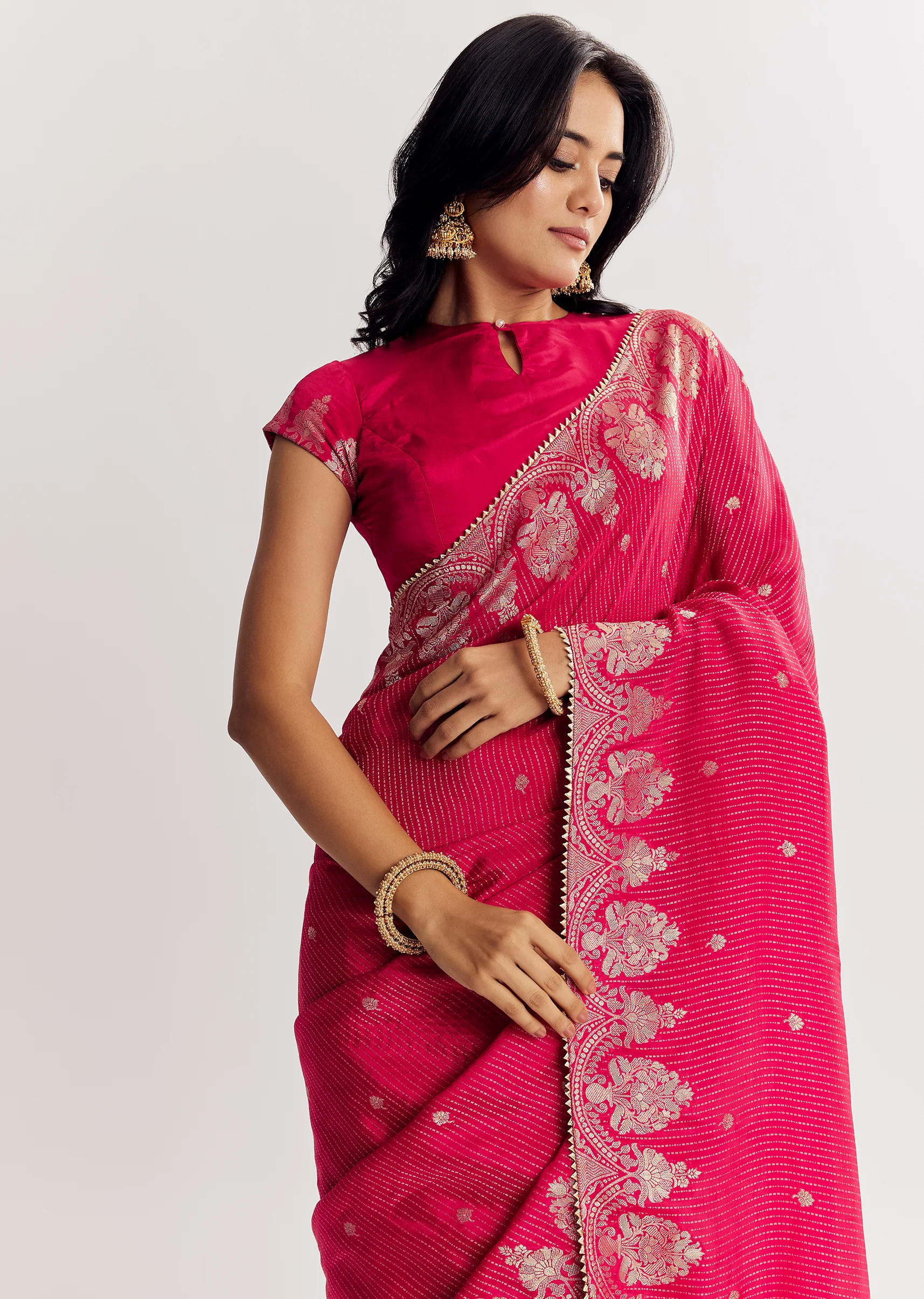 Pink Georgette Lurex Saree With Brocade Butti And Gota Patti Border - Image 4