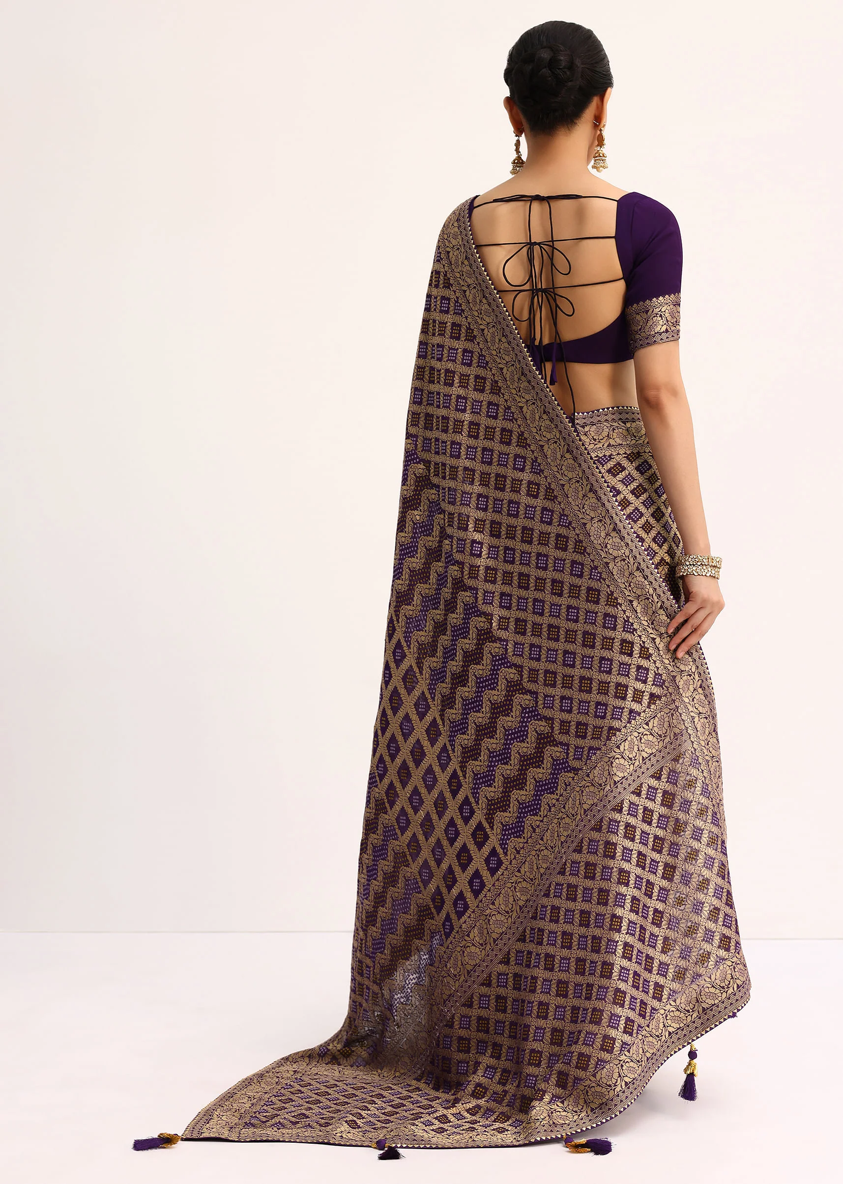 Purple Bandhani Tie Dye Saree With Zari Jaal And Unstitched Blouse - Image 4