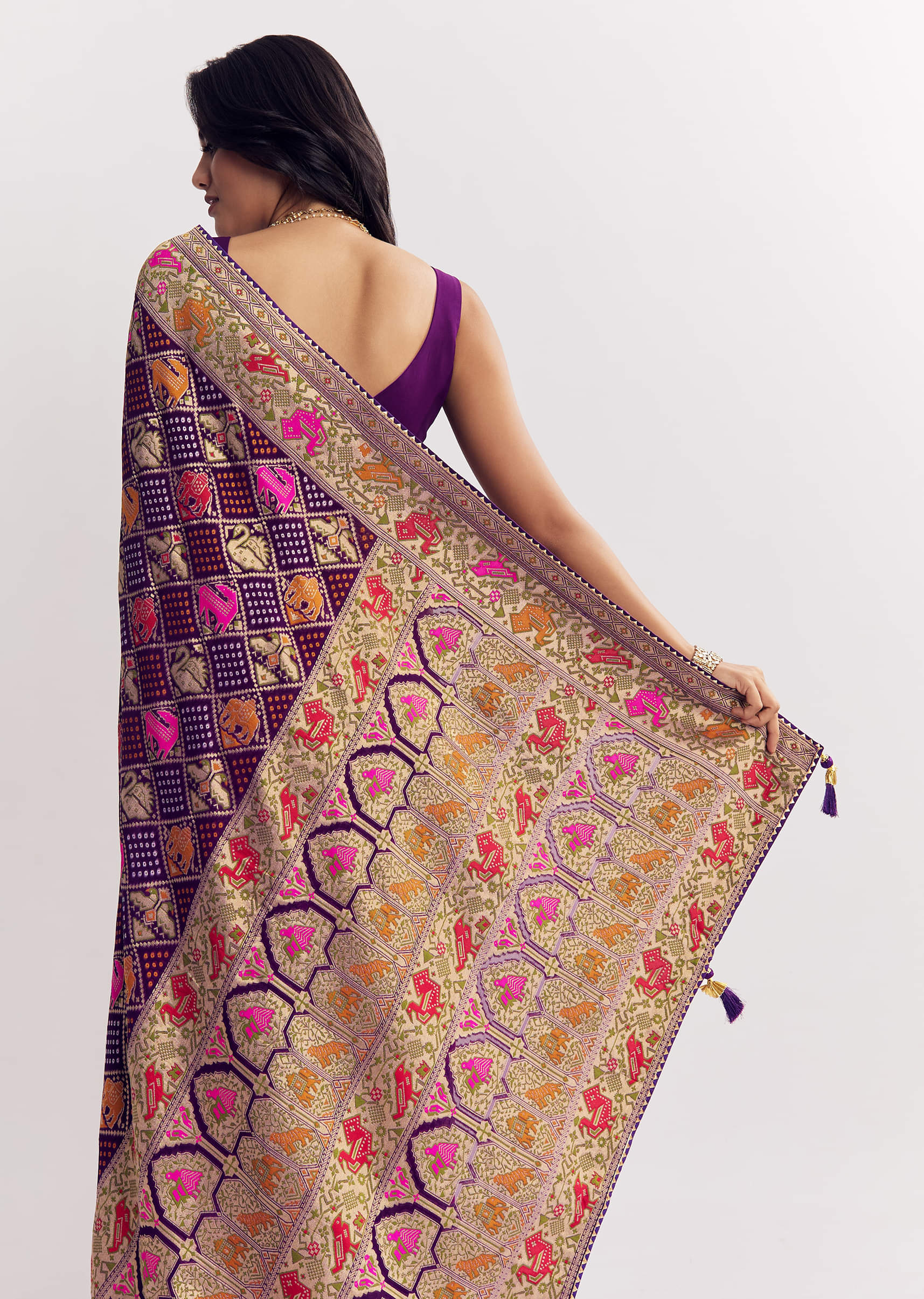 Purple Georgette Bandhani Saree With Animal Motifs And Gota Border - Image 6
