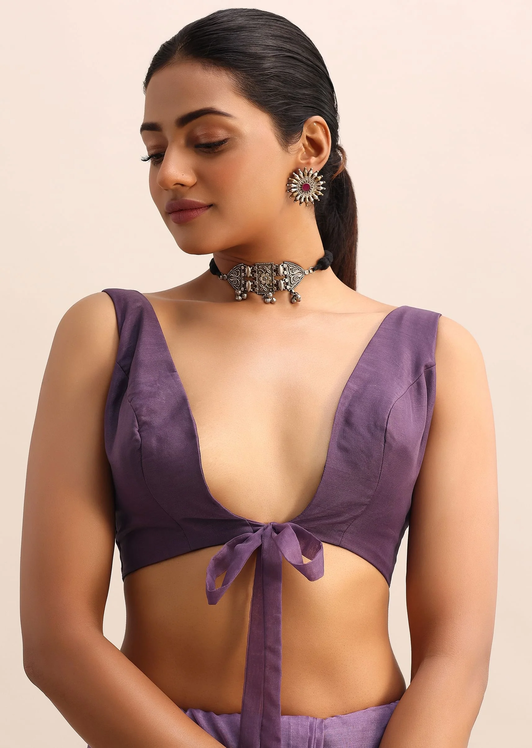 Purple Organza Saree With Floral Thread Work Border And Unstitched Blouse - Image 7
