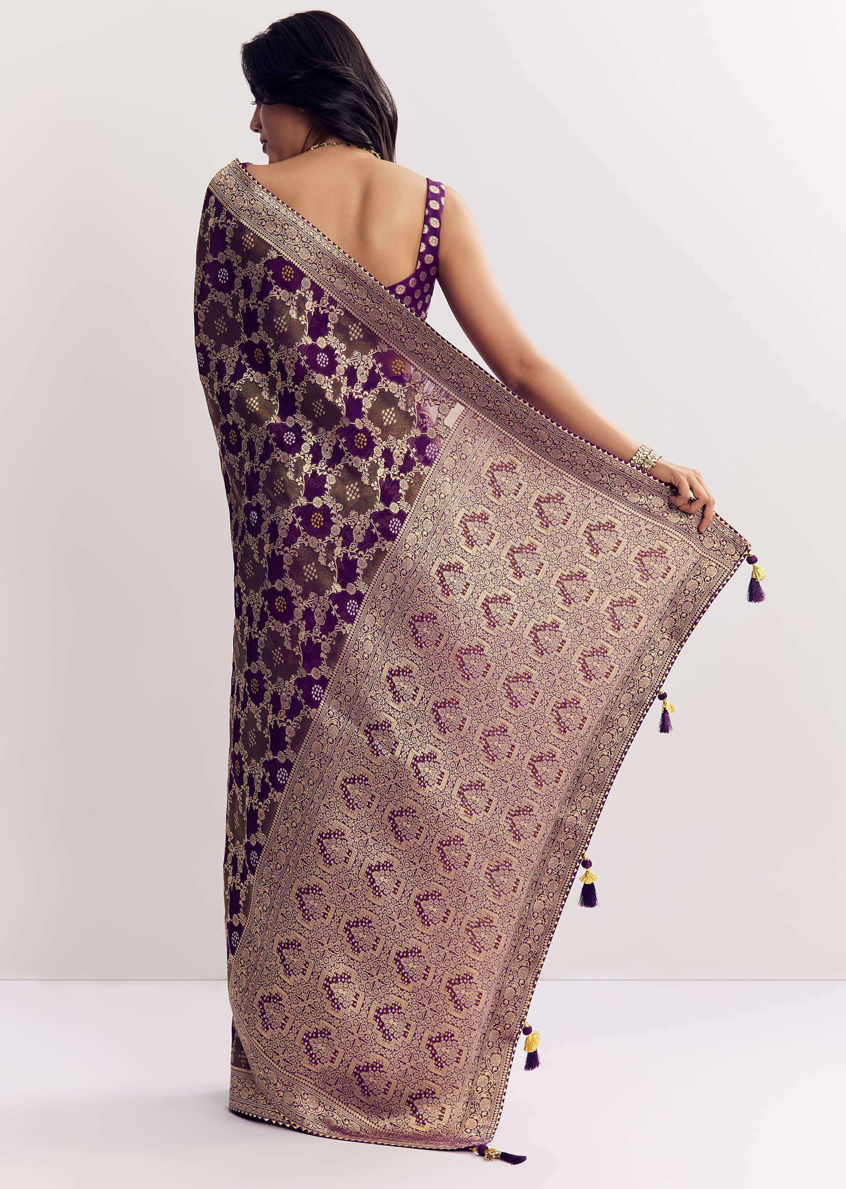 Purple Shaded Georgette Saree With Zari Jaal Work - Image 4