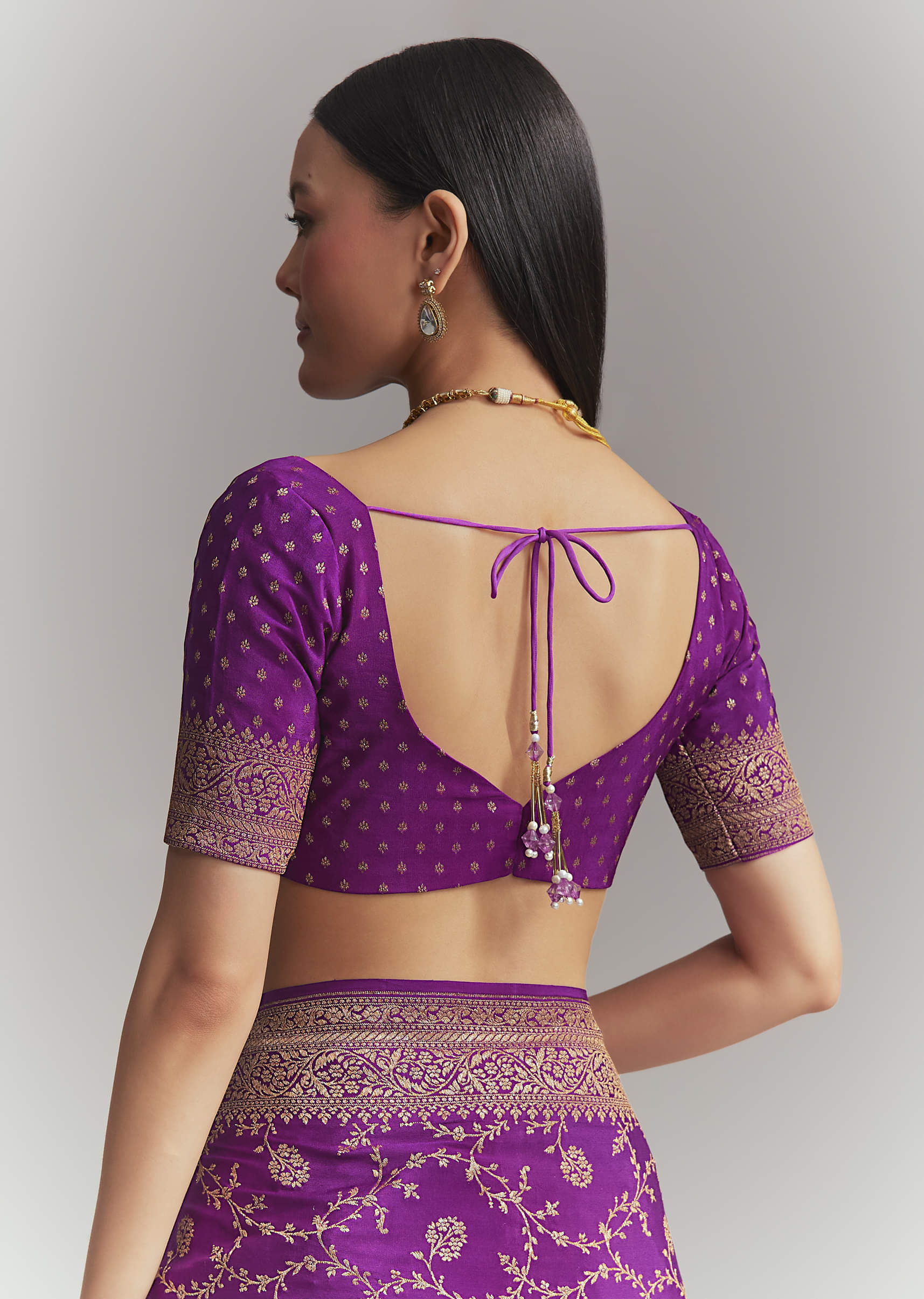 Purple Silk Woven Saree With Zari Jaal Work - Image 8