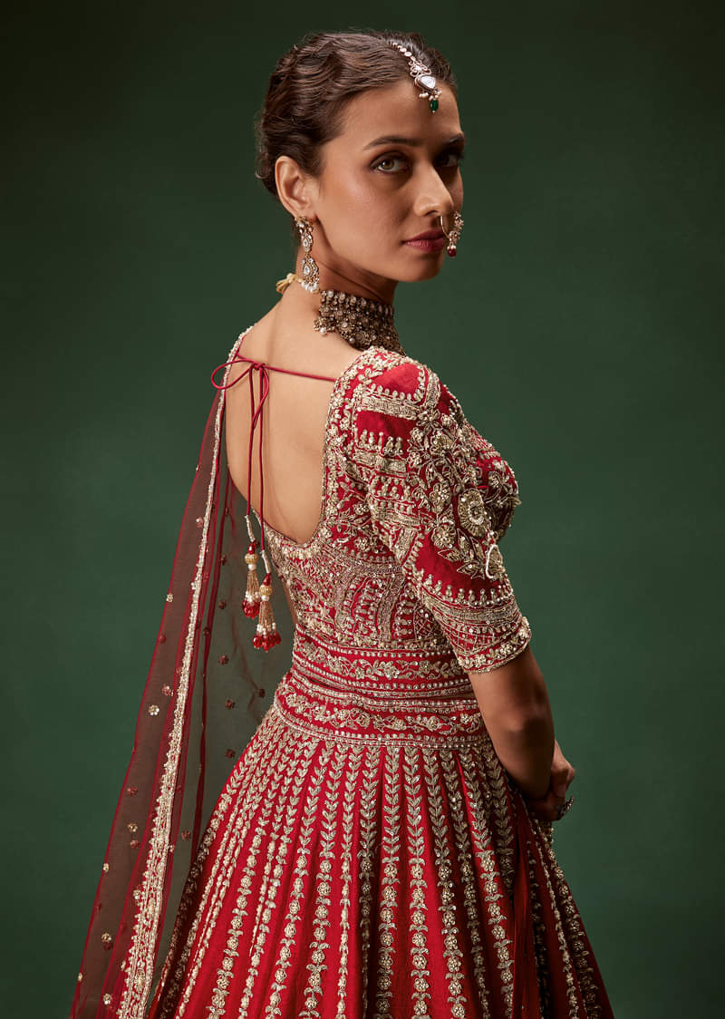 Rani Bridal Lehenga With Resham Work Dupattas - Image 6