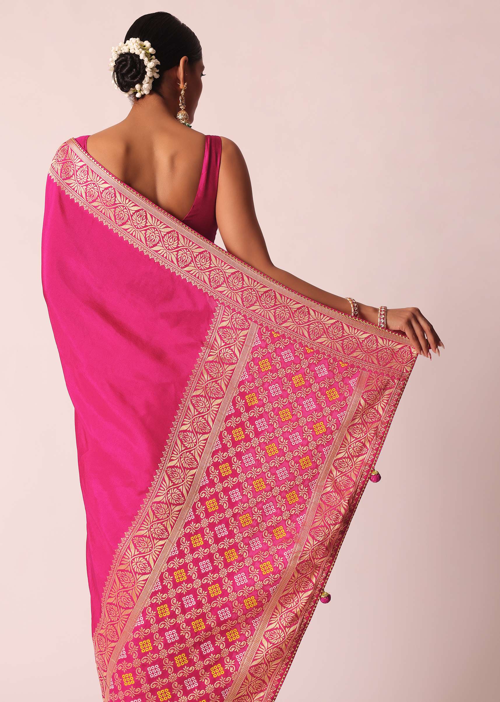 Rani Pink Silk Saree With Bandhani Detail And Unstitched Blouse Piece - Image 5