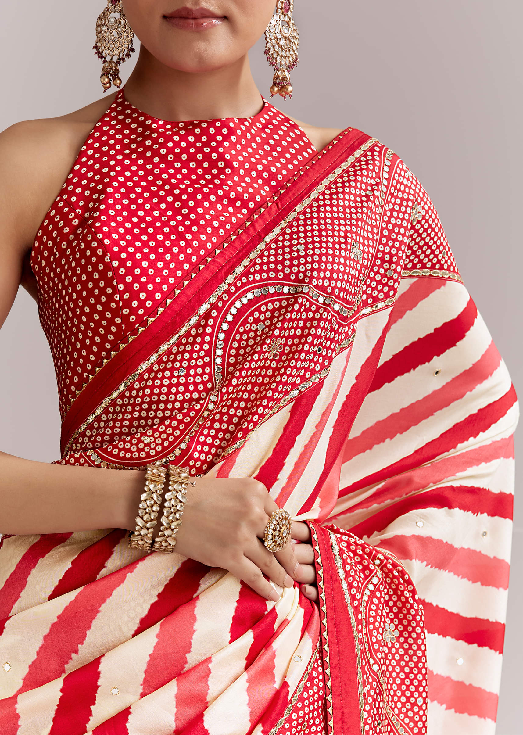 Red And Off White Silk Saree With Lehariya And Bandhani Print - Image 2