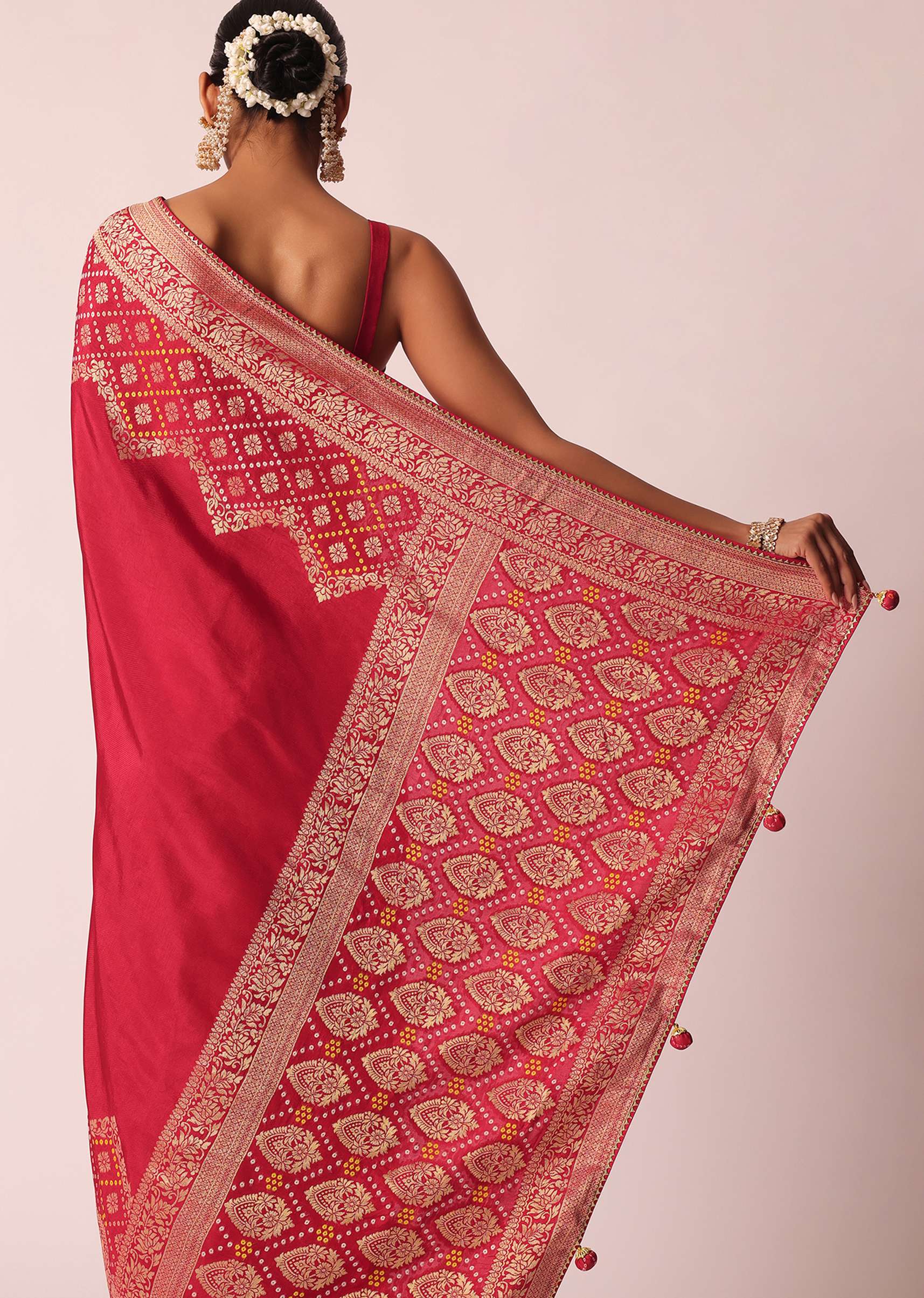 Red Bandhani Weave Saree In Silk With Unstitched Blouse Piece - Image 6