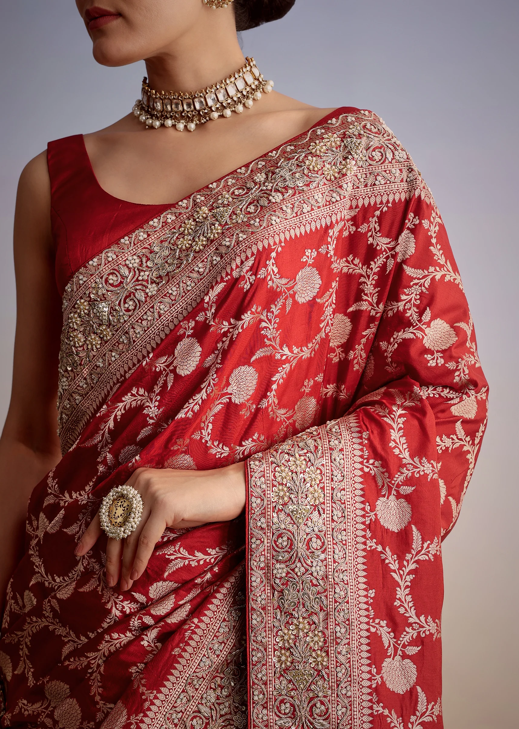 Red Dola Silk Saree With Floral Jaal Work - Image 10