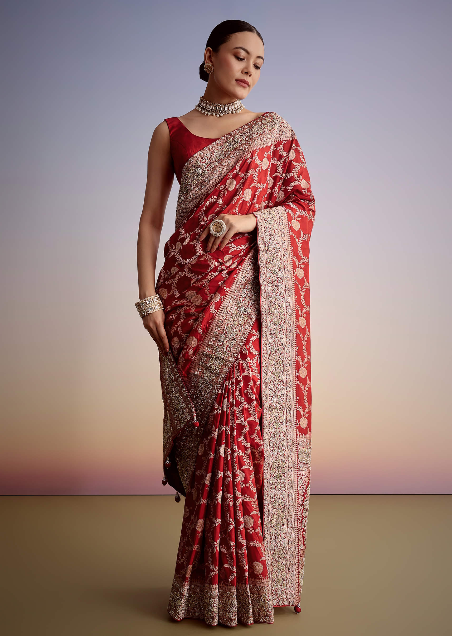 Red Dola Silk Saree With Floral Jaal Work - Image 3