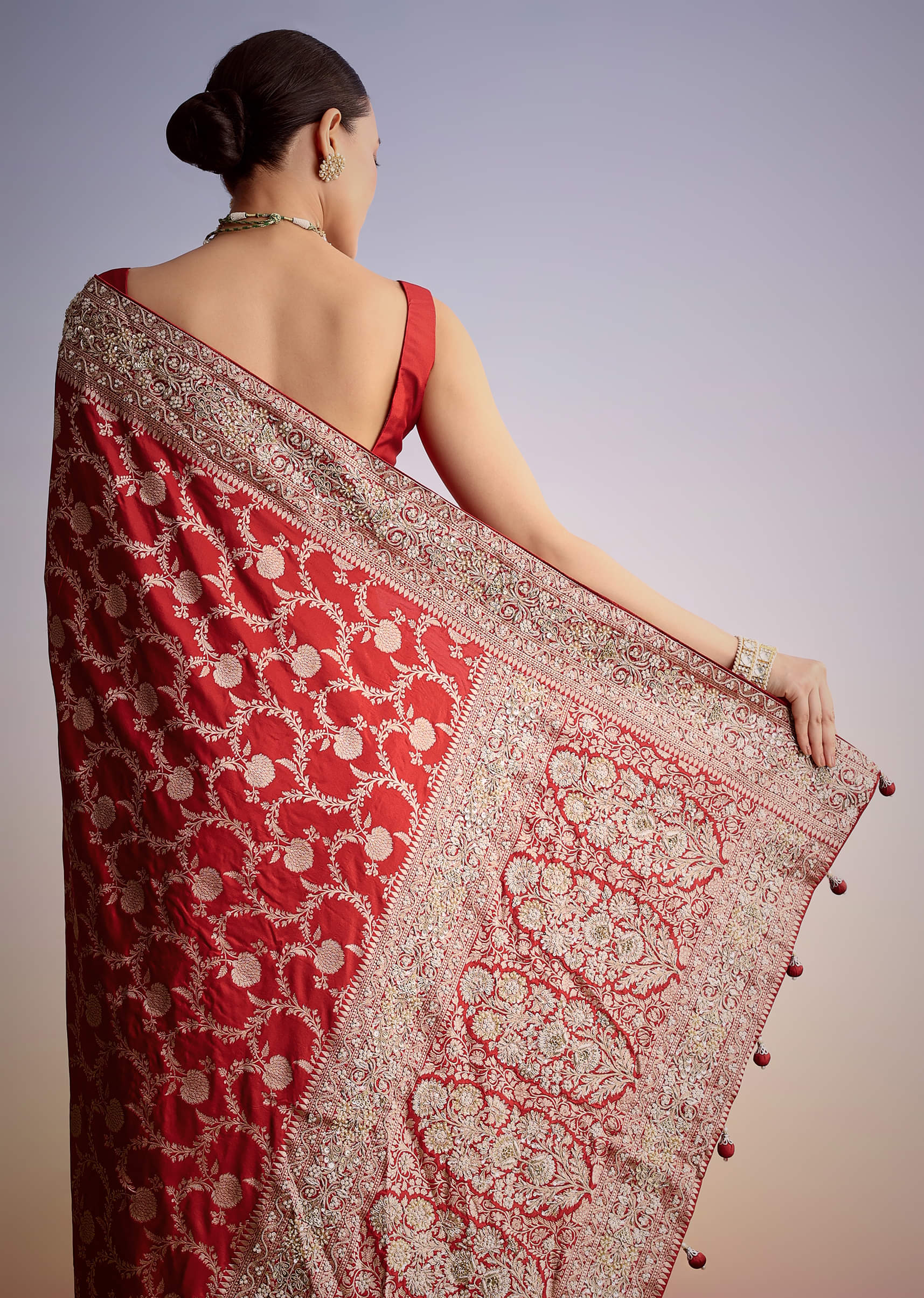 Red Dola Silk Saree With Floral Jaal Work - Image 4