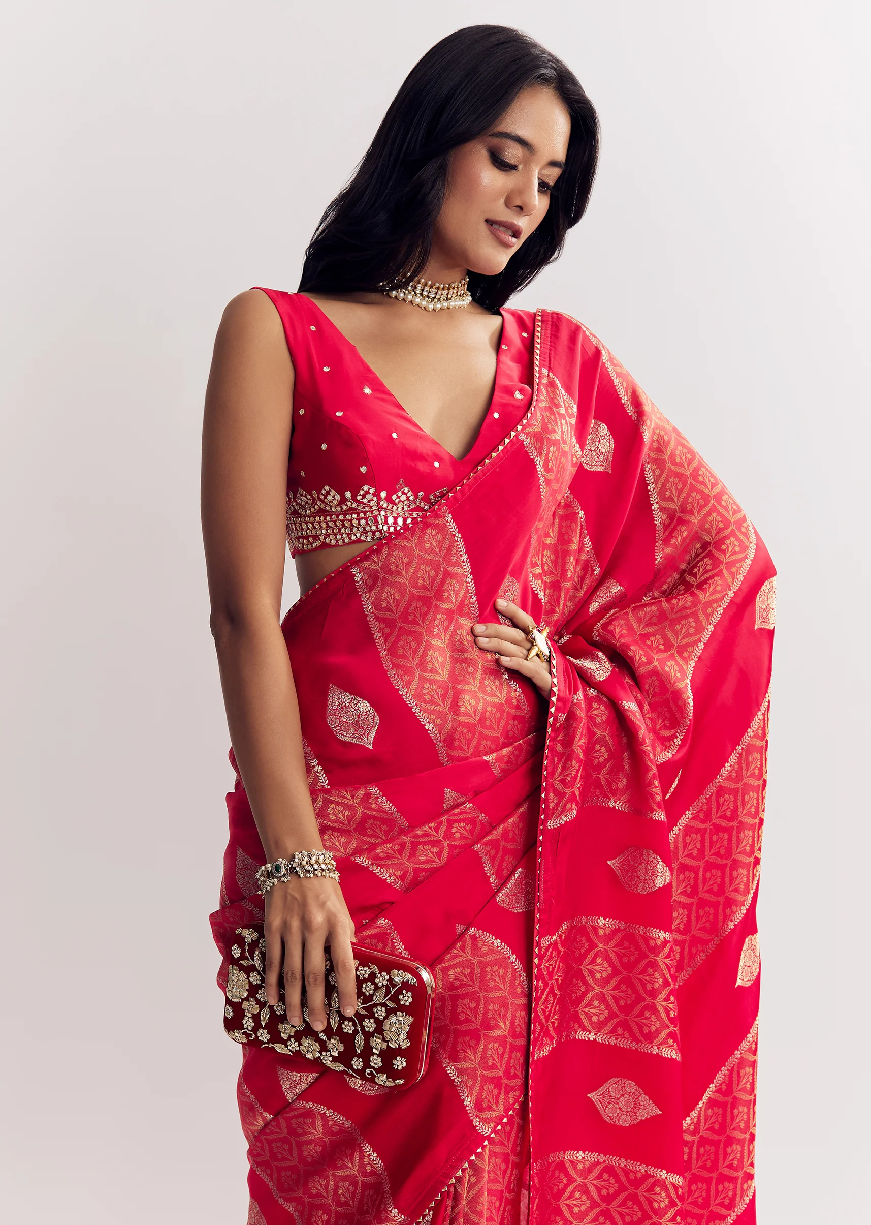 Red Dola Silk Saree With Gota Patti Woven Motifs - Image 5