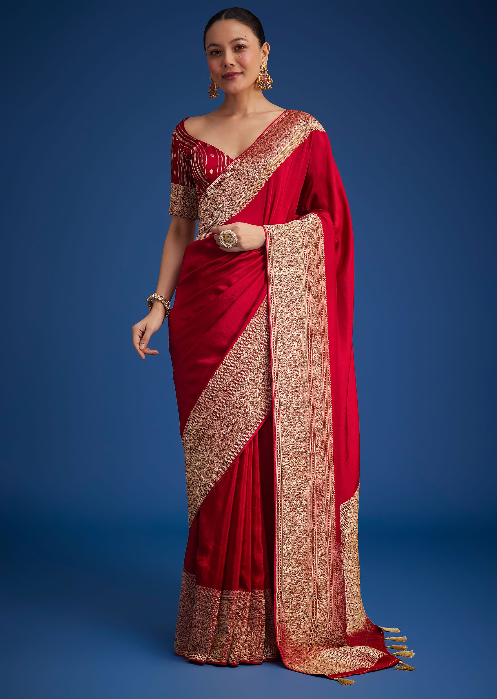 Red Dola Silk Saree With Zari Woven Border And Pallu - Image 2