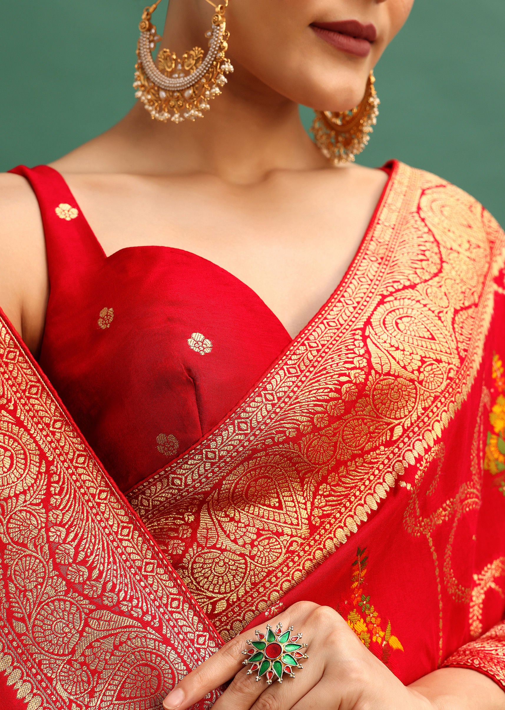 Red Dola Silk Woven Saree With Zari Work And Unstitched Blouse - Image 2